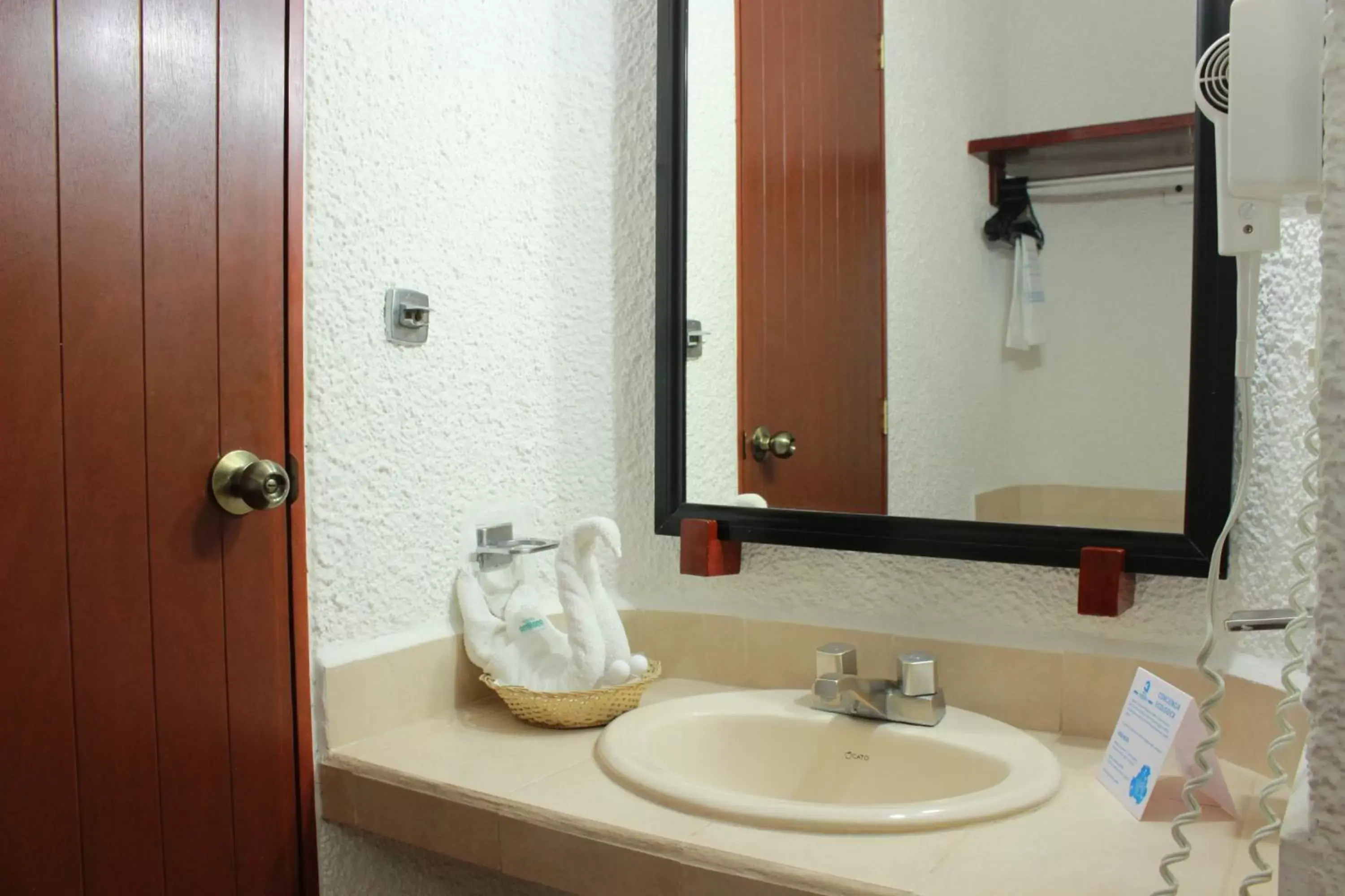 Bathroom in Hotel Antillano