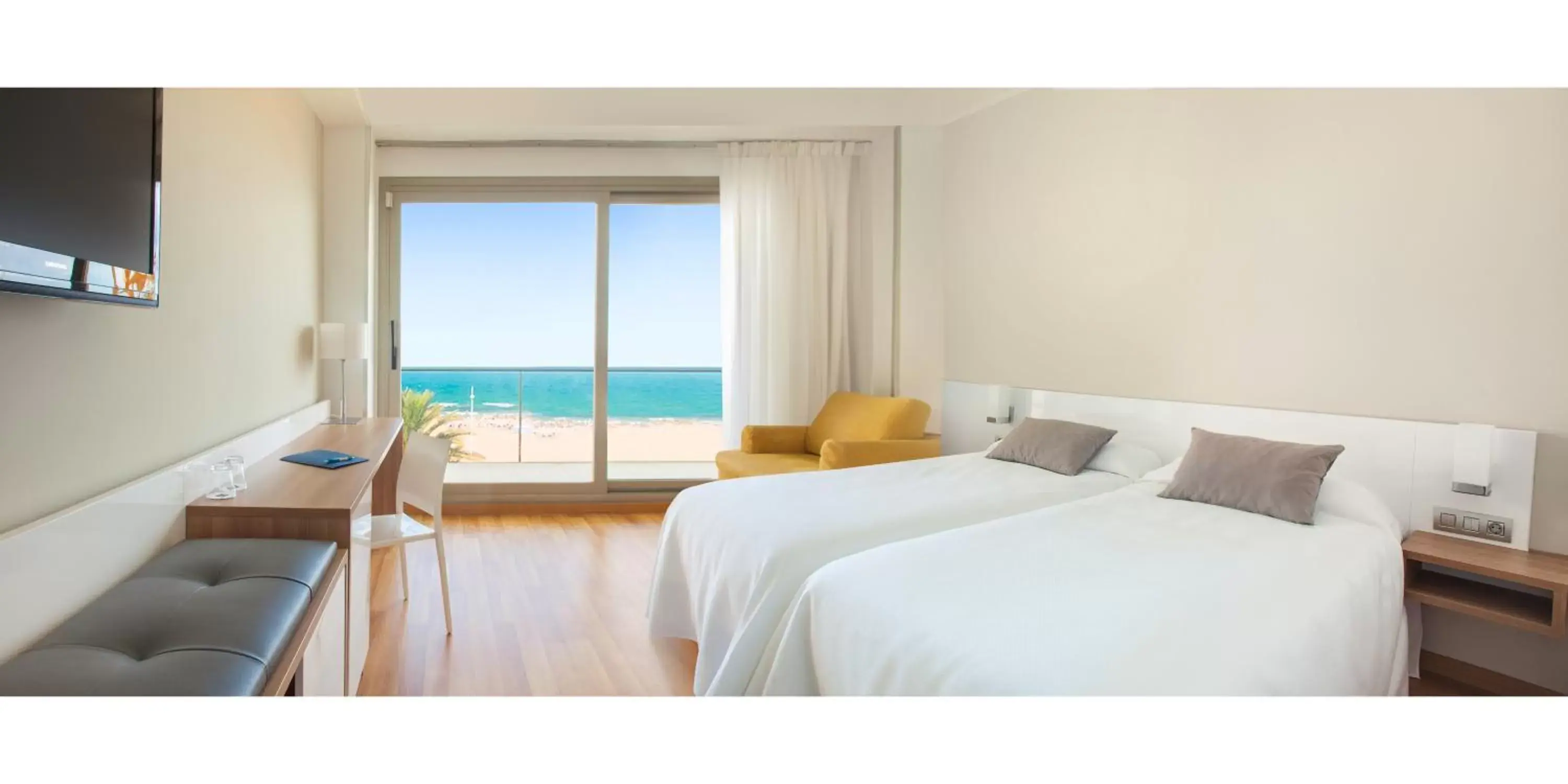 Photo of the whole room, Bed in RH Bayren Hotel & Spa 4* Sup Photo of the whole room, Bed in RH Bayren Hotel & Spa 4* Sup