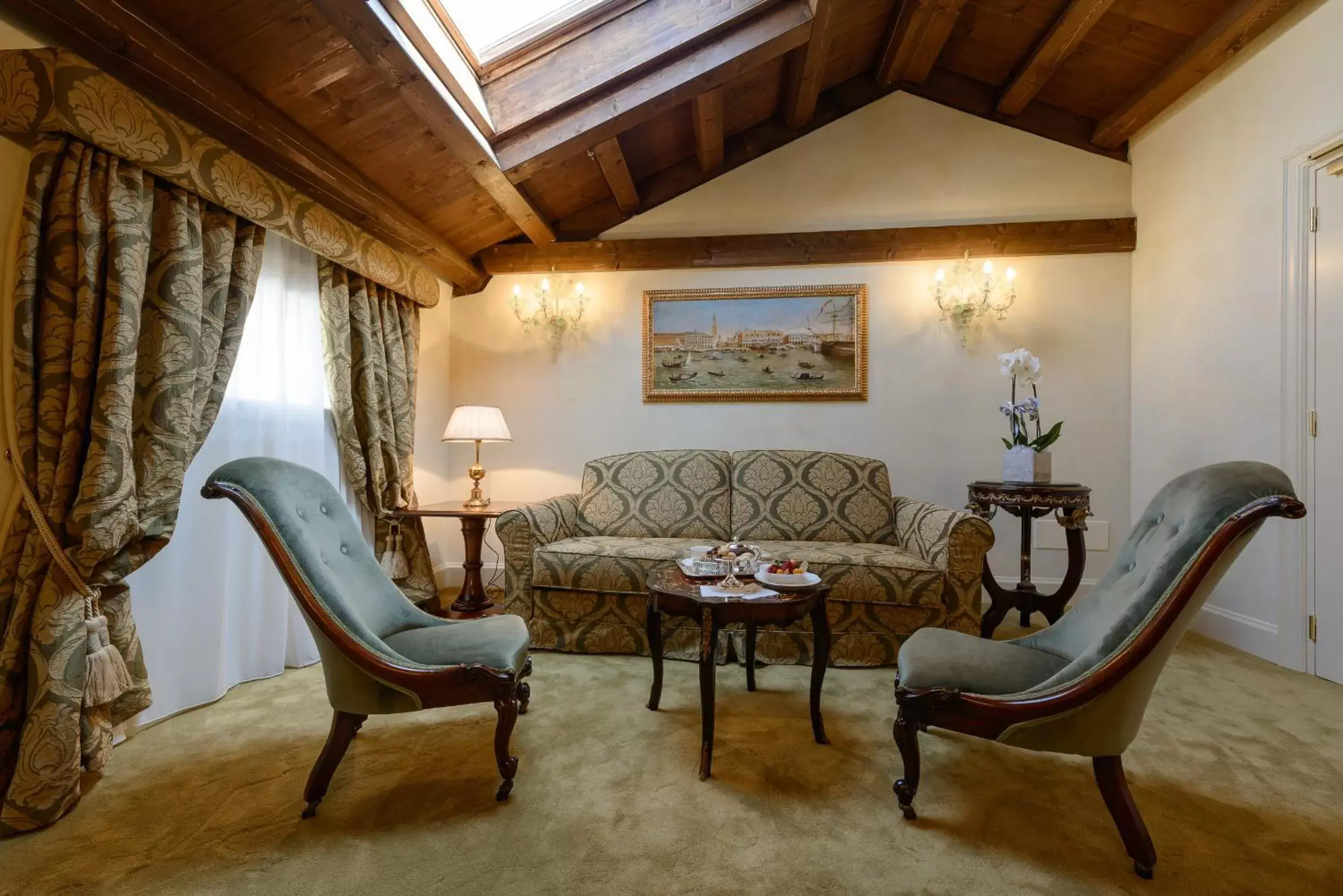 Living room, Seating Area in Hotel Villa Barbarich Venice Mestre