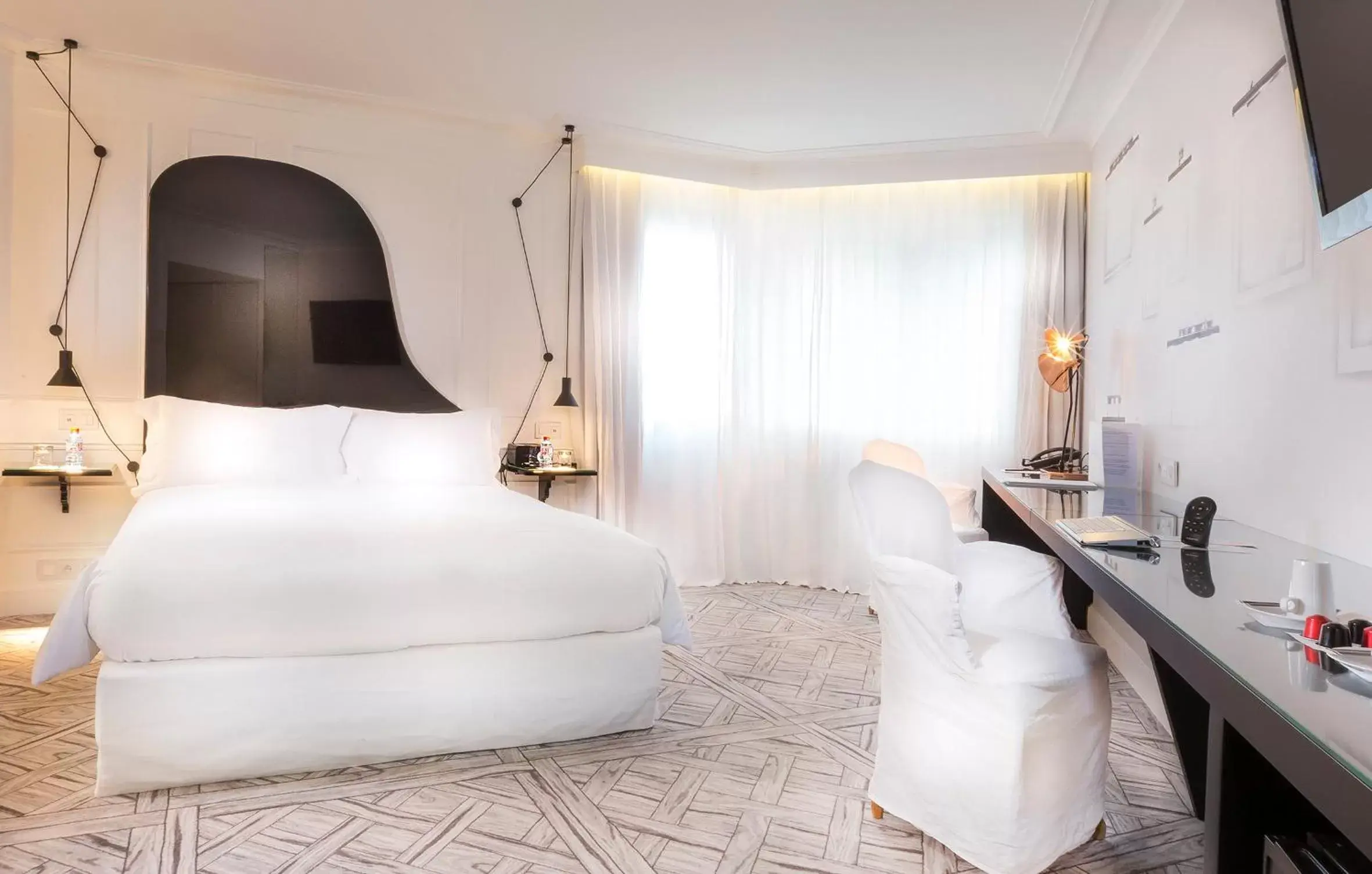 Photo of the whole room, Bed in La Maison Champs Elysées