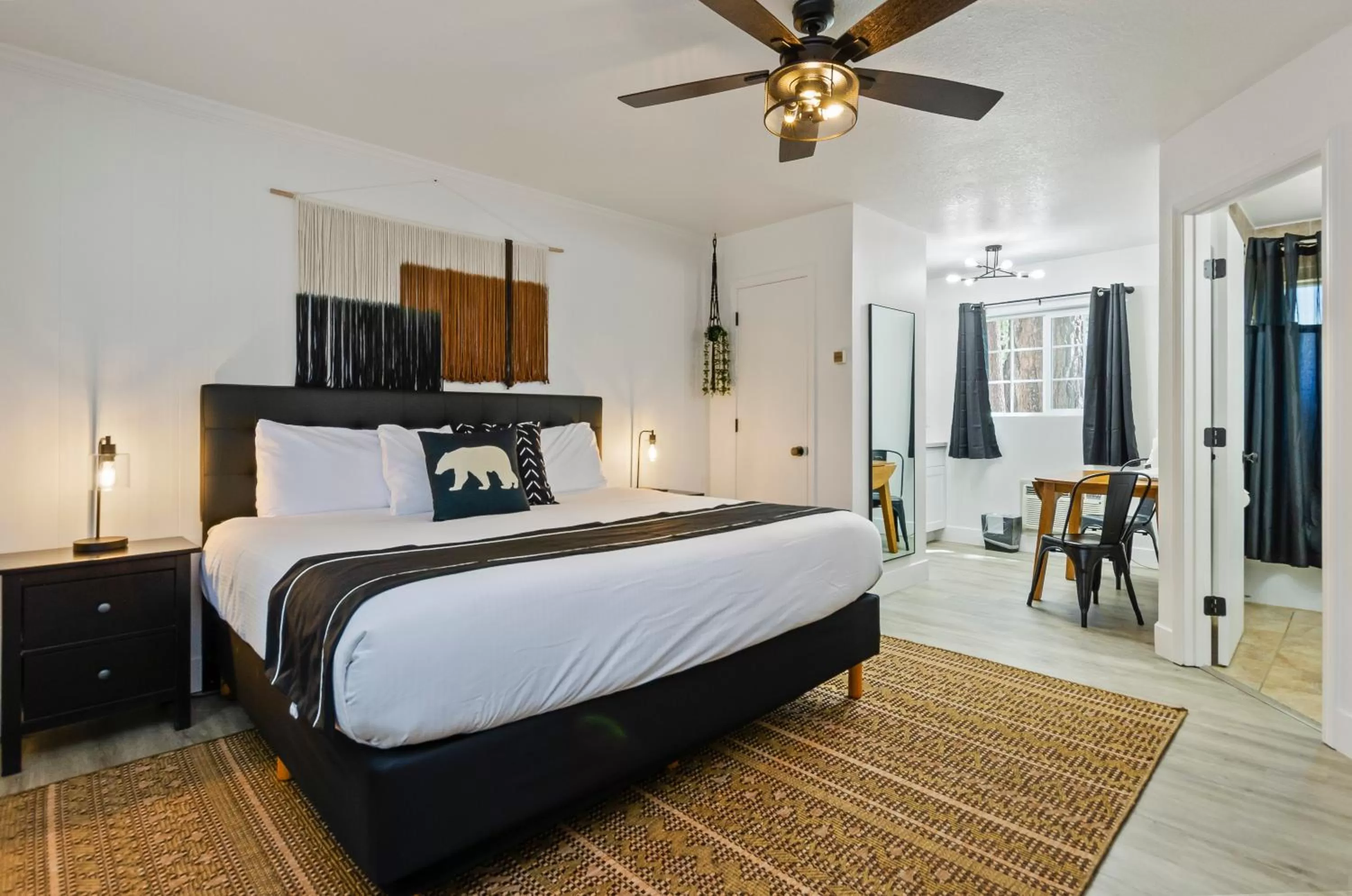 Bed in The Jeffrey Hotel