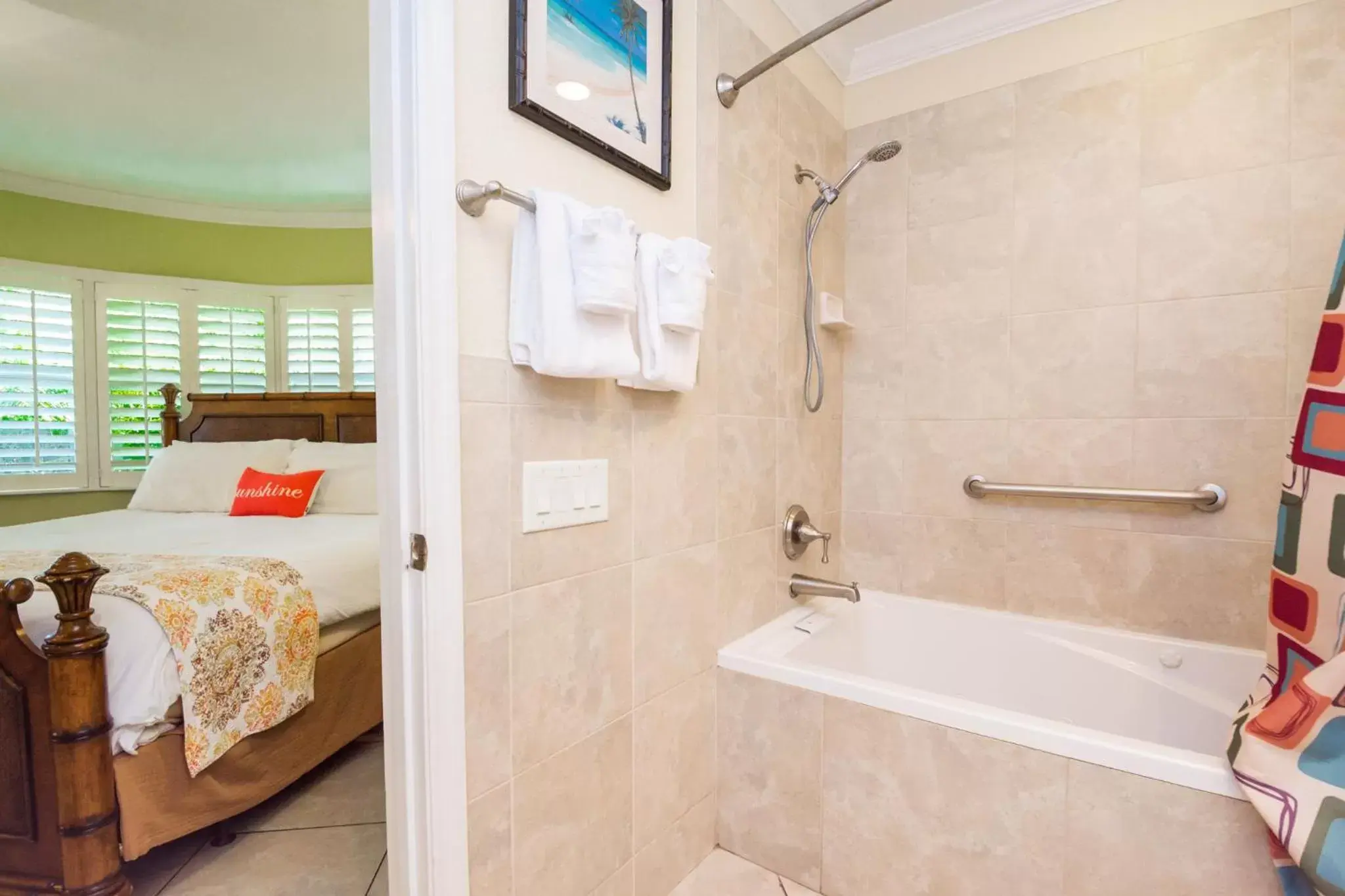 Bed, Bathroom in Tropical Beach Resorts - Sarasota