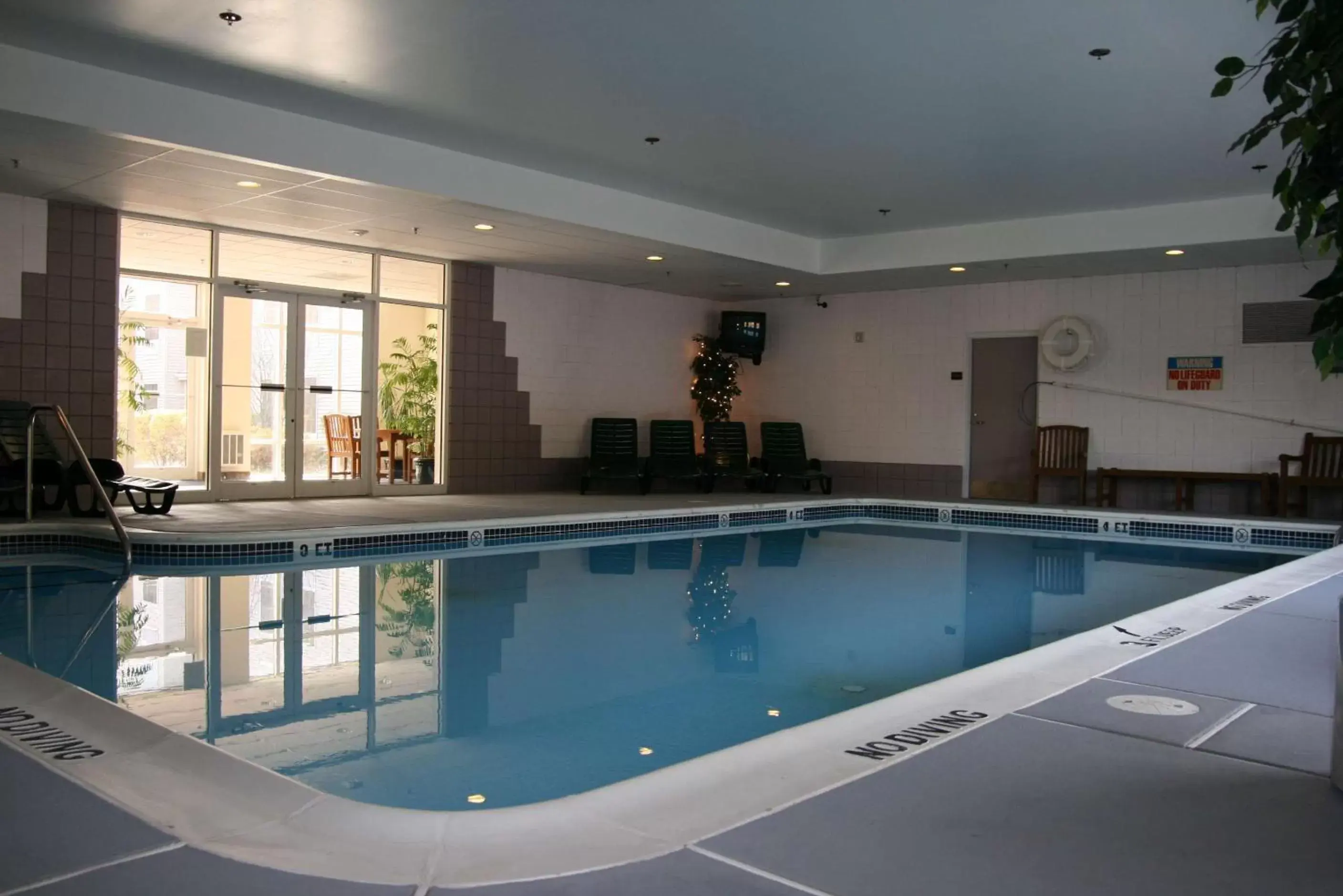Pool view, Swimming Pool in Hampton Inn & Suites Bethlehem