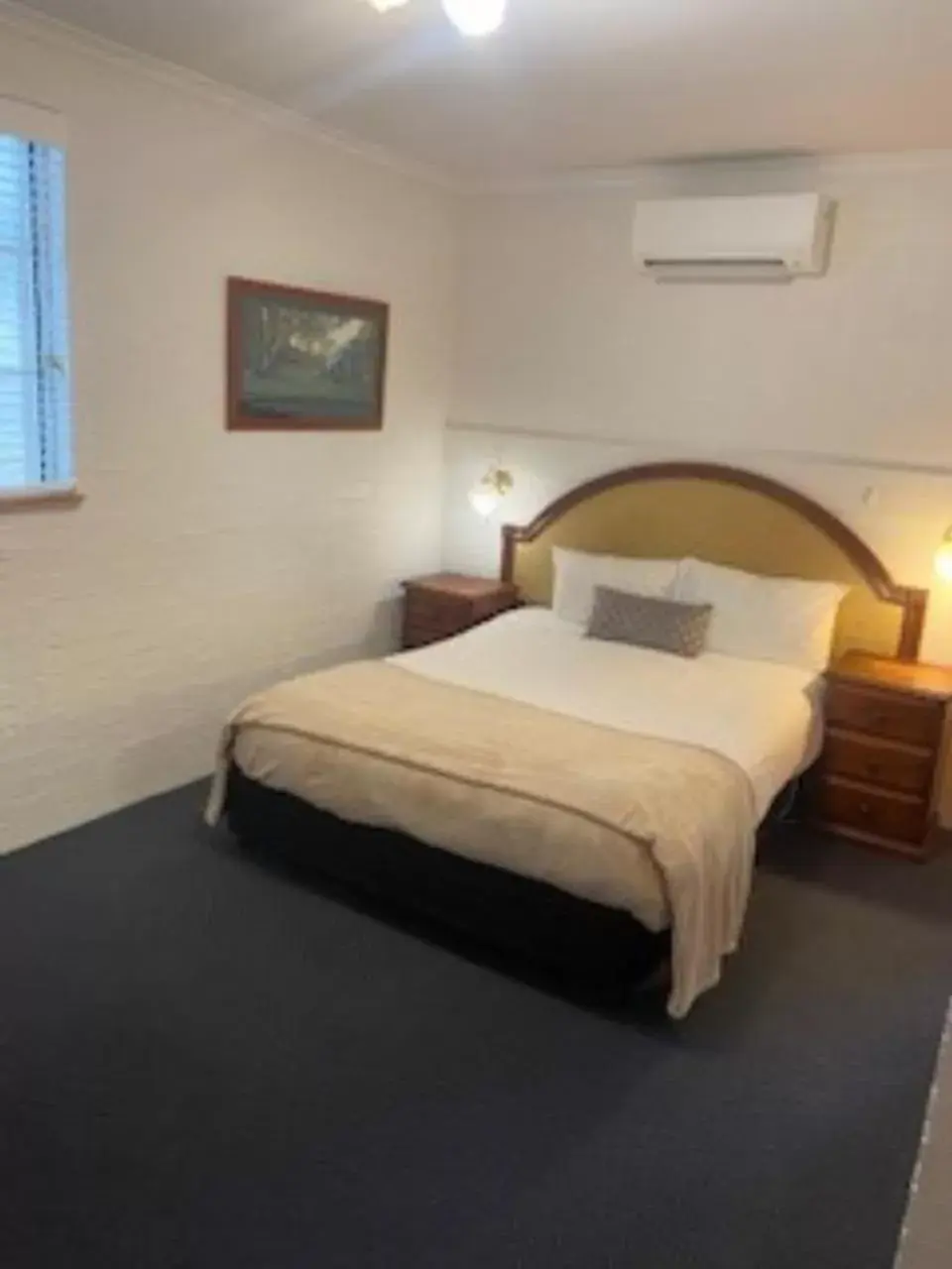 Bed in Kinross Inn