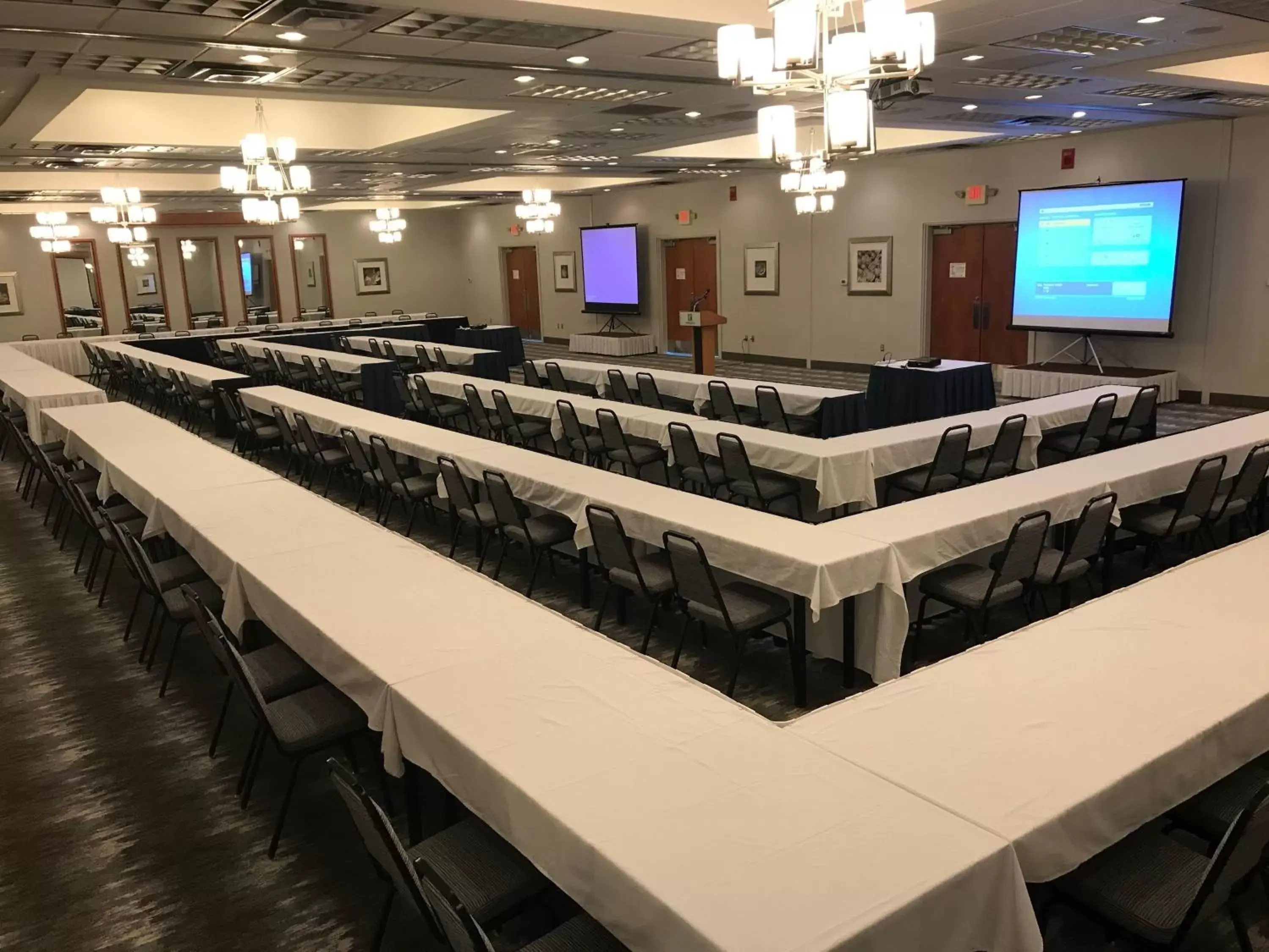 Meeting/conference room in Holiday Inn Martinsburg, an IHG Hotel