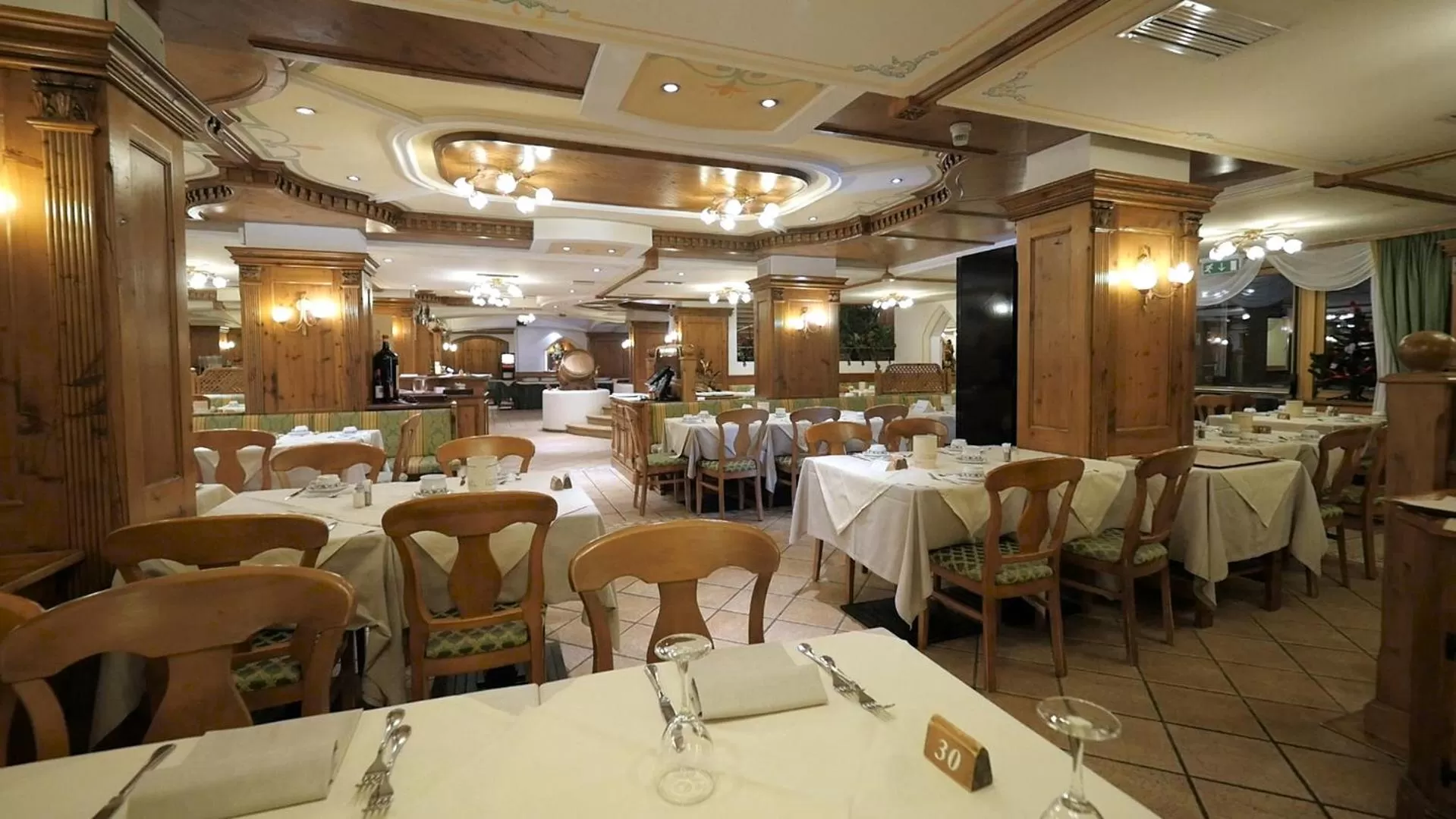 Restaurant/places to eat in Hotel Intermonti