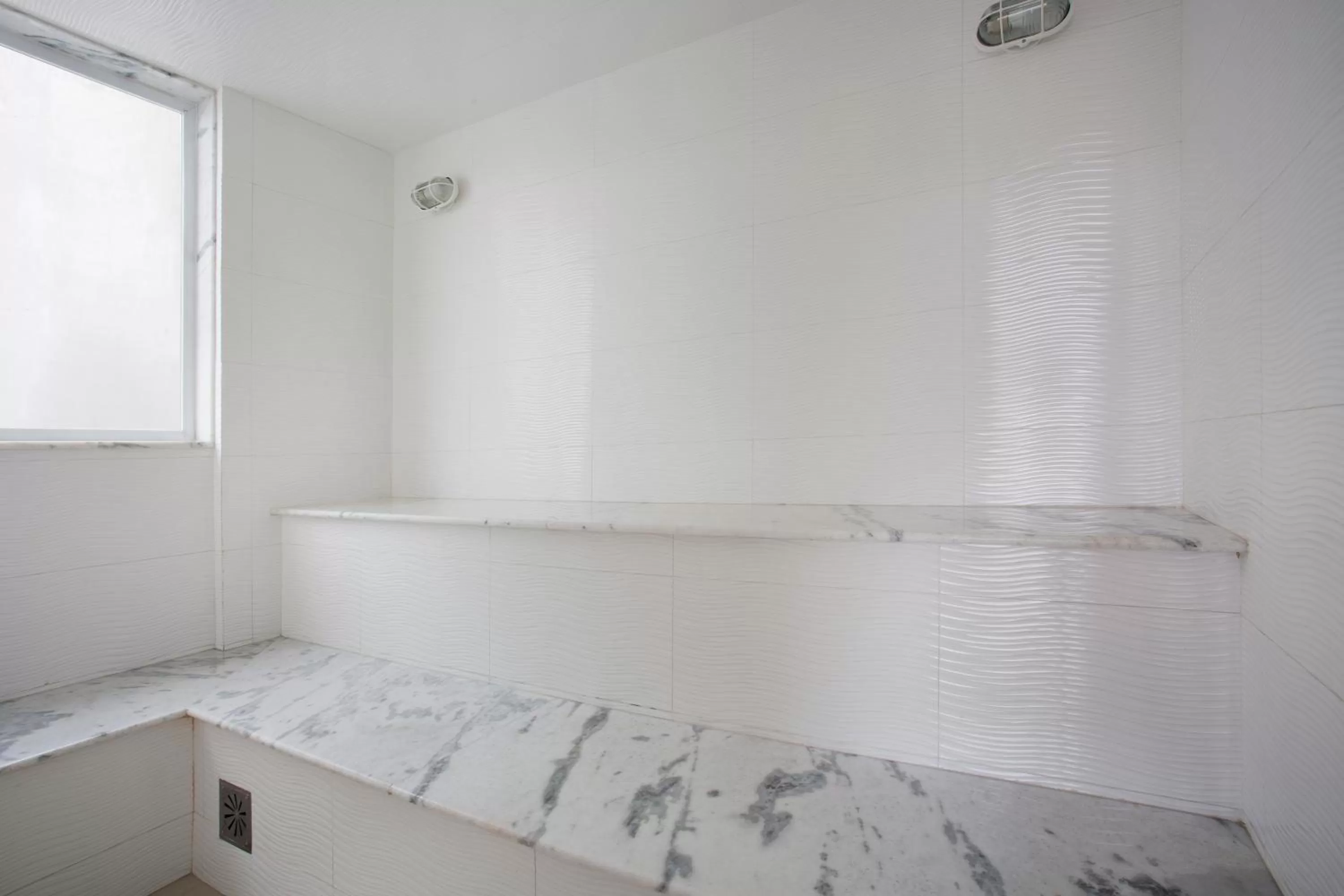 Steam room in Hotel Atlantico Praia