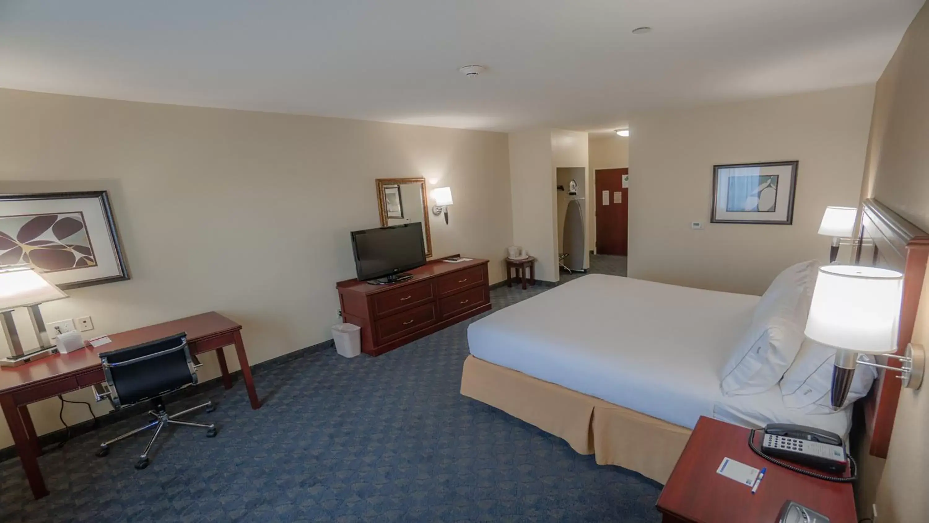 Photo of the whole room in Holiday Inn Express Hotel & Suites Pampa, an IHG Hotel