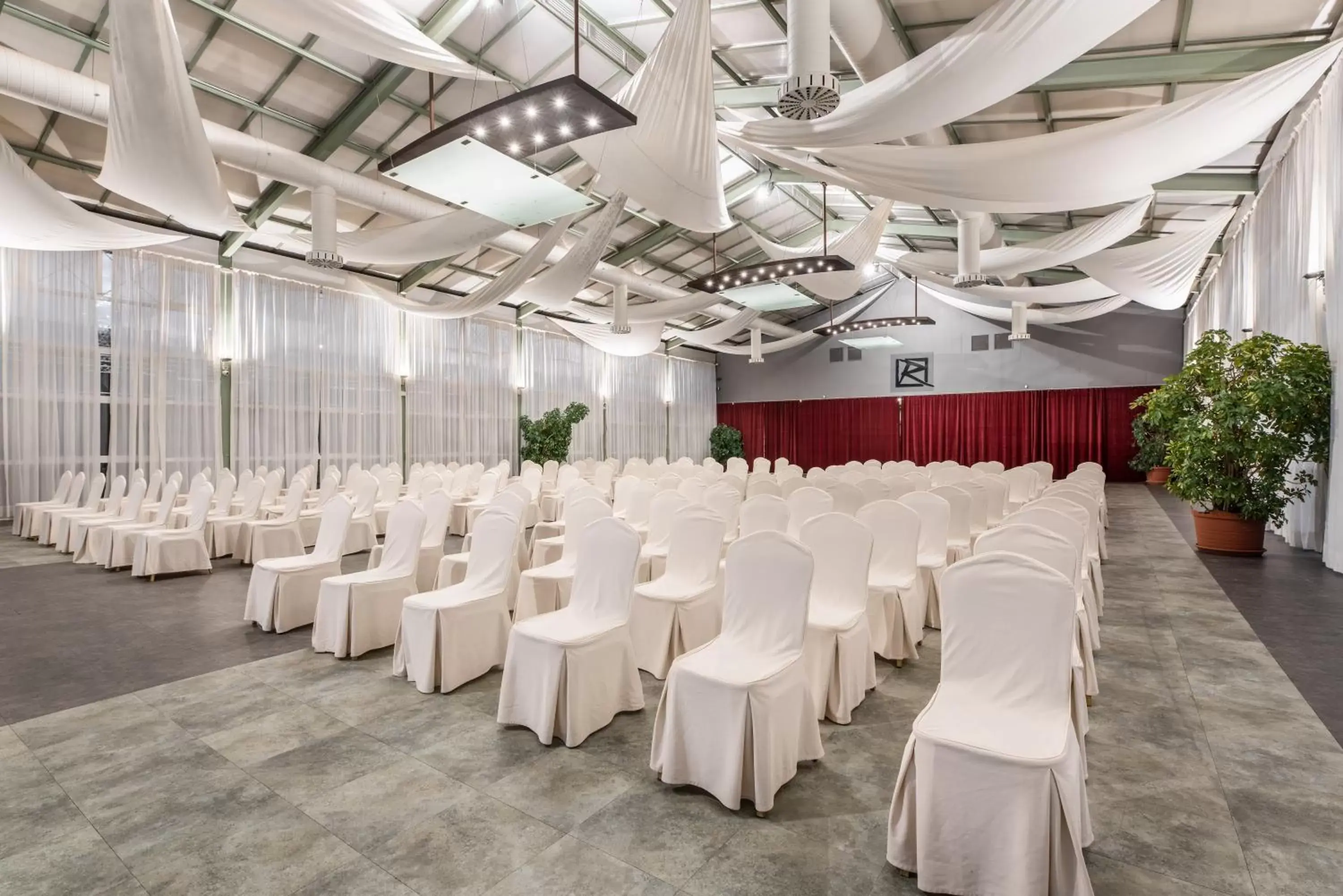 Business facilities, Banquet Facilities in Hotel Rio Badajoz