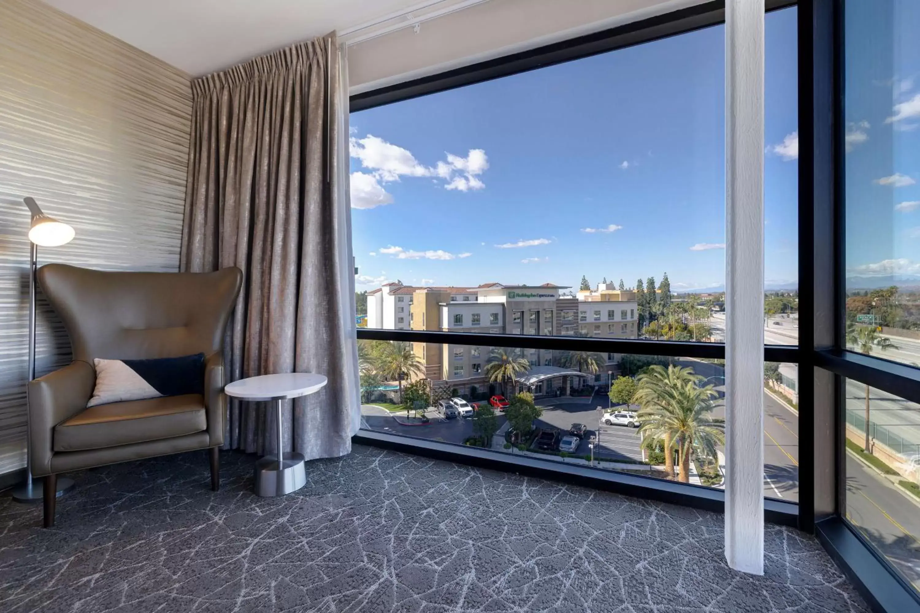 Living room in Hilton Garden Inn Anaheim Resort