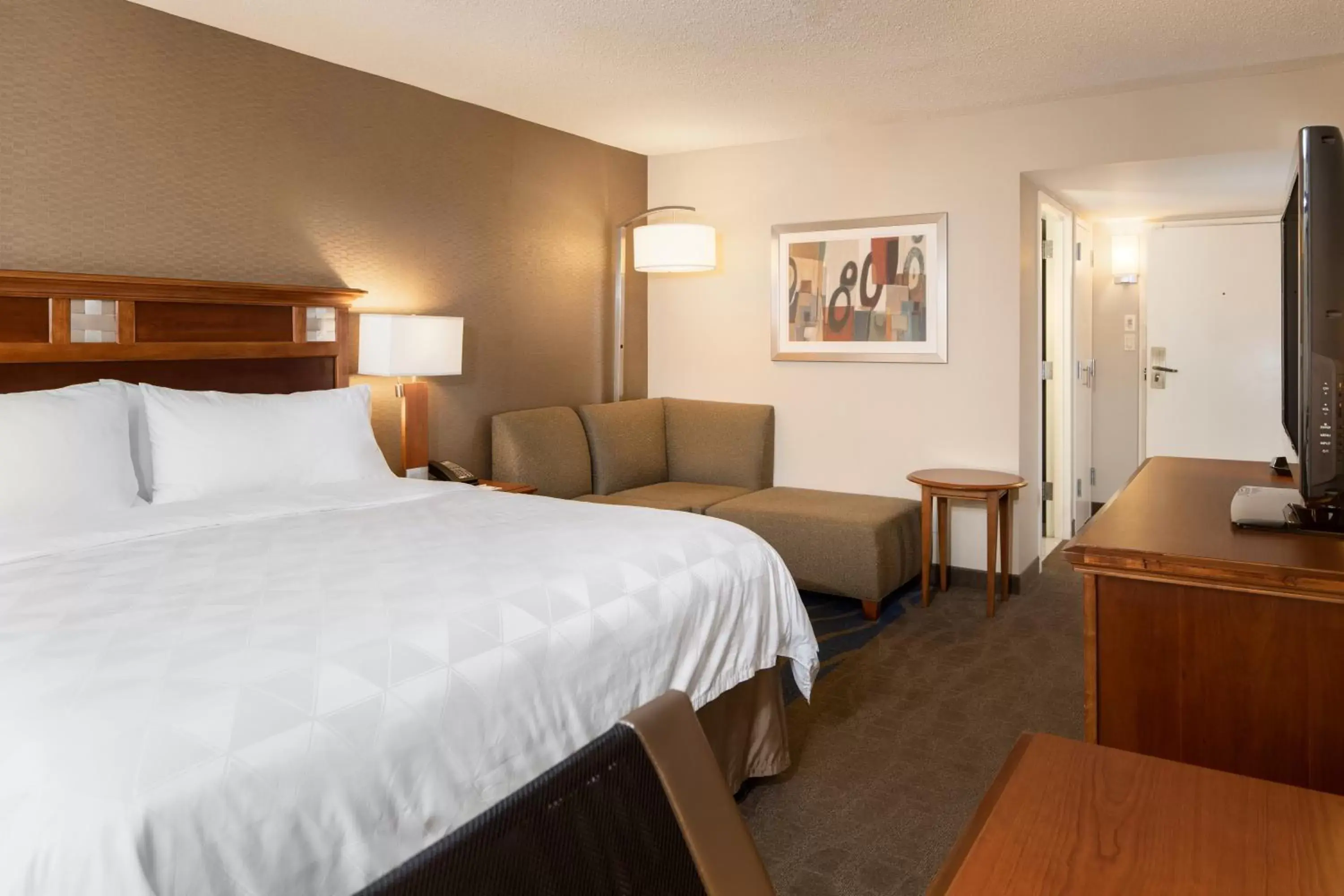 Photo of the whole room, Bed in Holiday Inn Columbia East-Jessup, an IHG Hotel