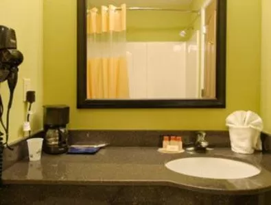 Bathroom in Days Inn & Suites by Wyndham Swainsboro