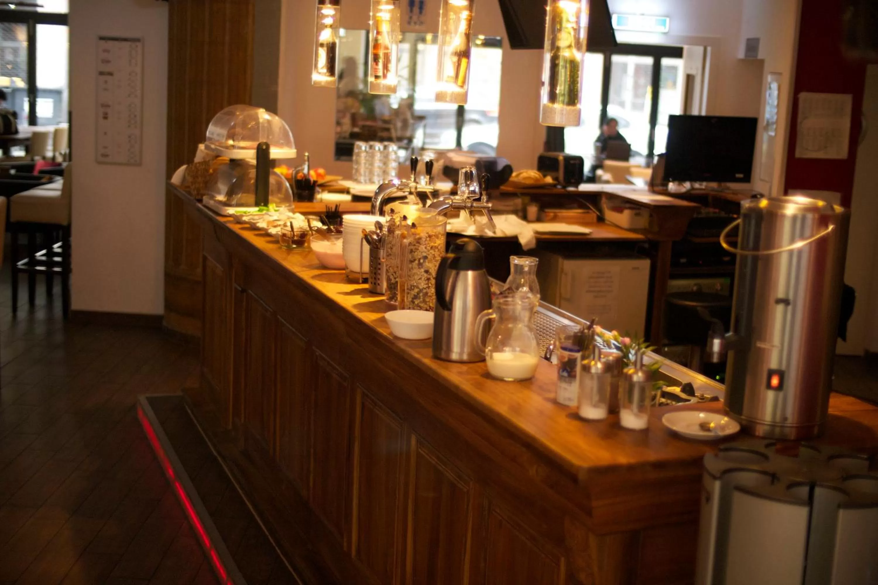 Breakfast in Station - Hostel for Backpackers