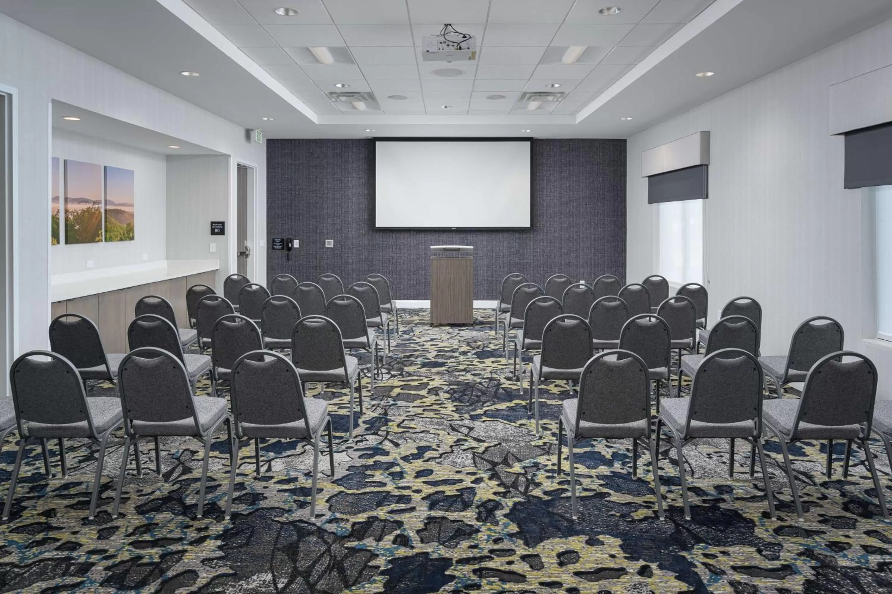 Meeting/conference room in Hampton Inn by Hilton Ashland City, Tn