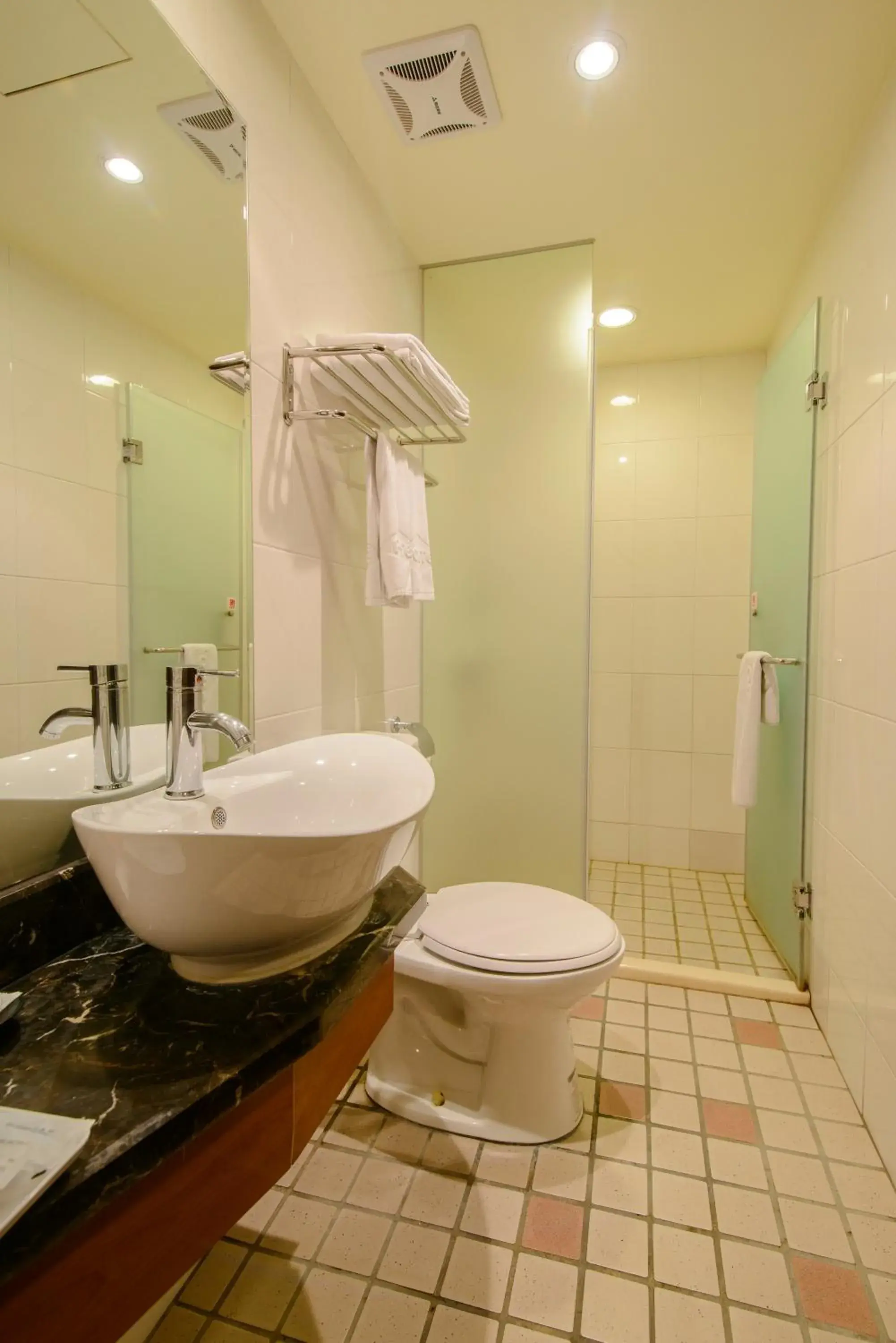 Bathroom in SAN HUA HOTEL