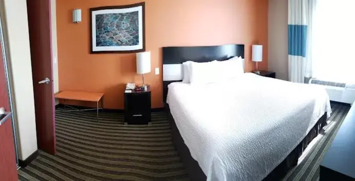 Bed in Fairfield Inn & Suites by Marriott Grand Junction Downtown/Historic Main Street