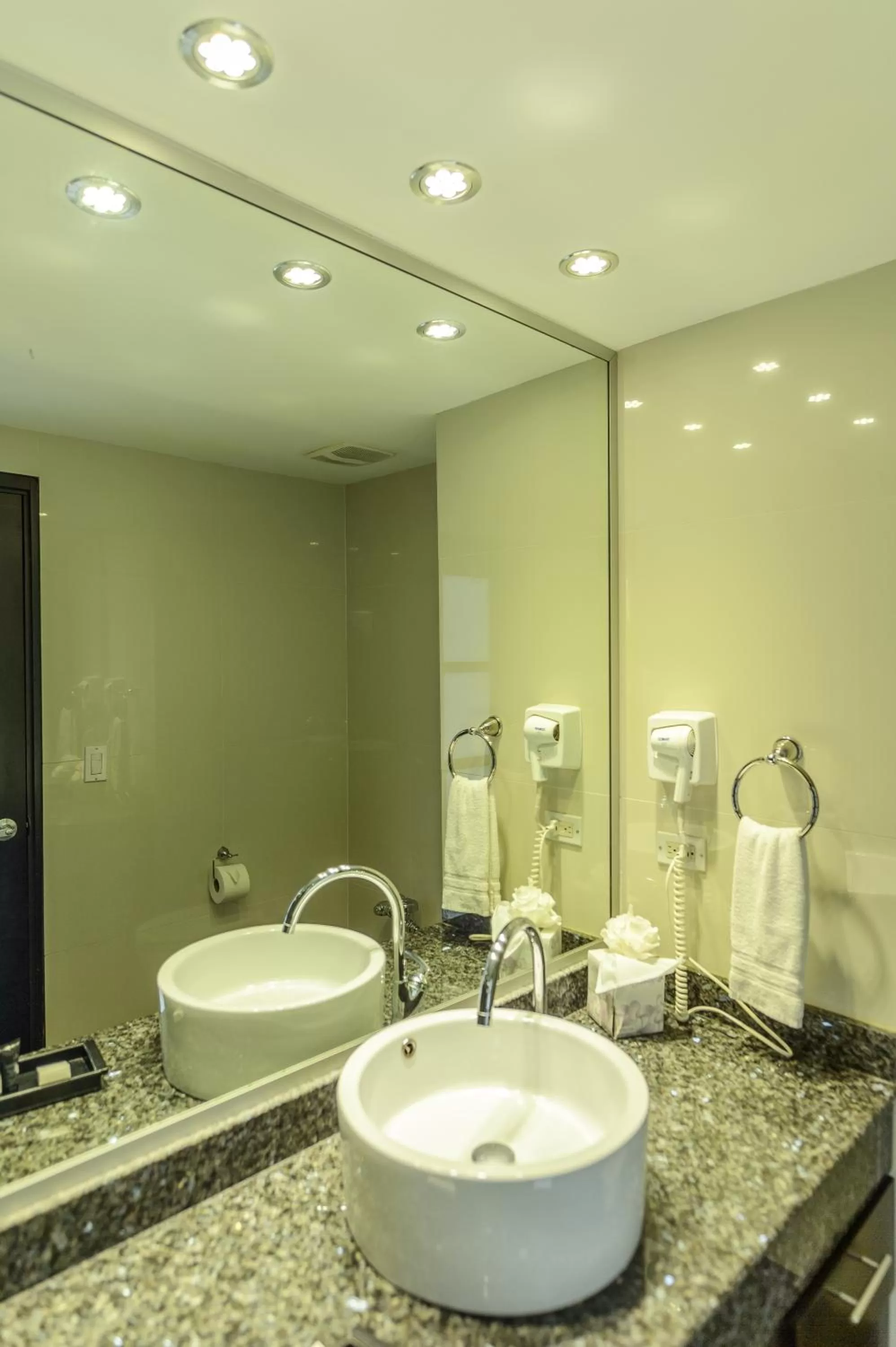 Bathroom in Riande Urban Hotel