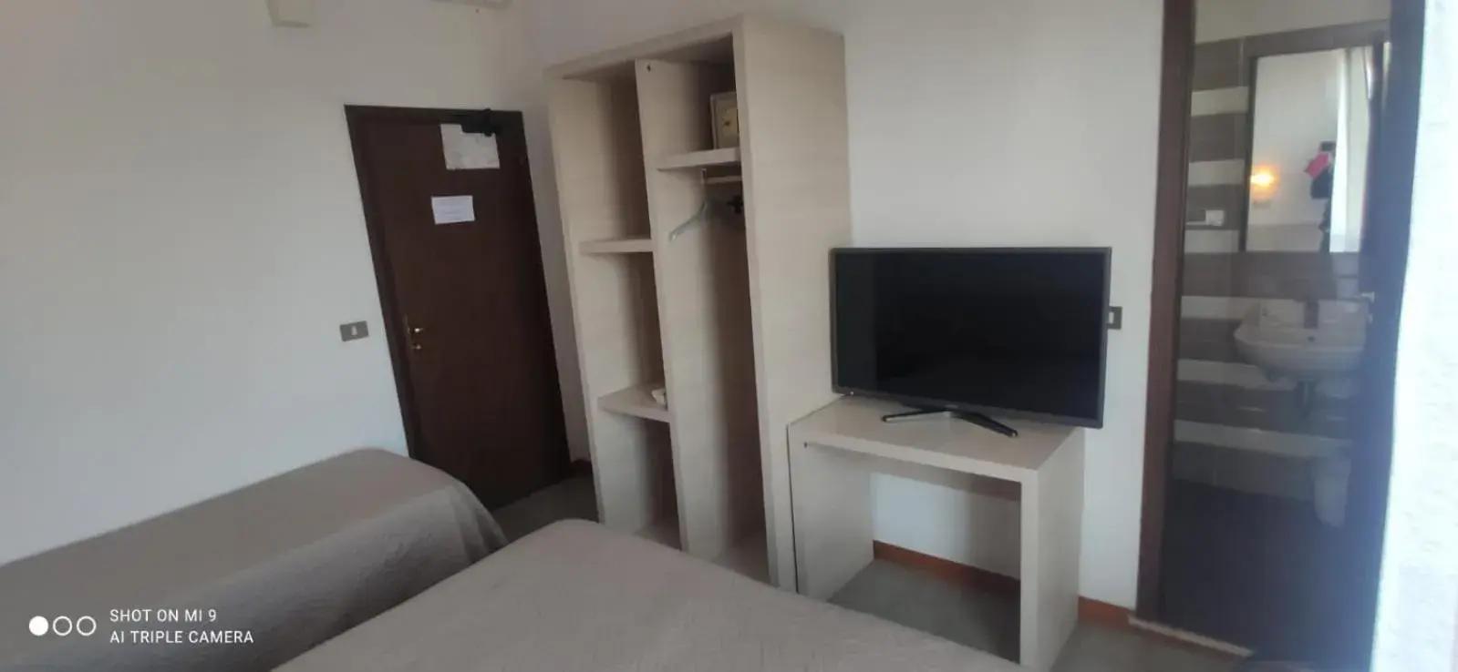 TV and multimedia, TV/Entertainment Center in Hotel Orlov Rimini