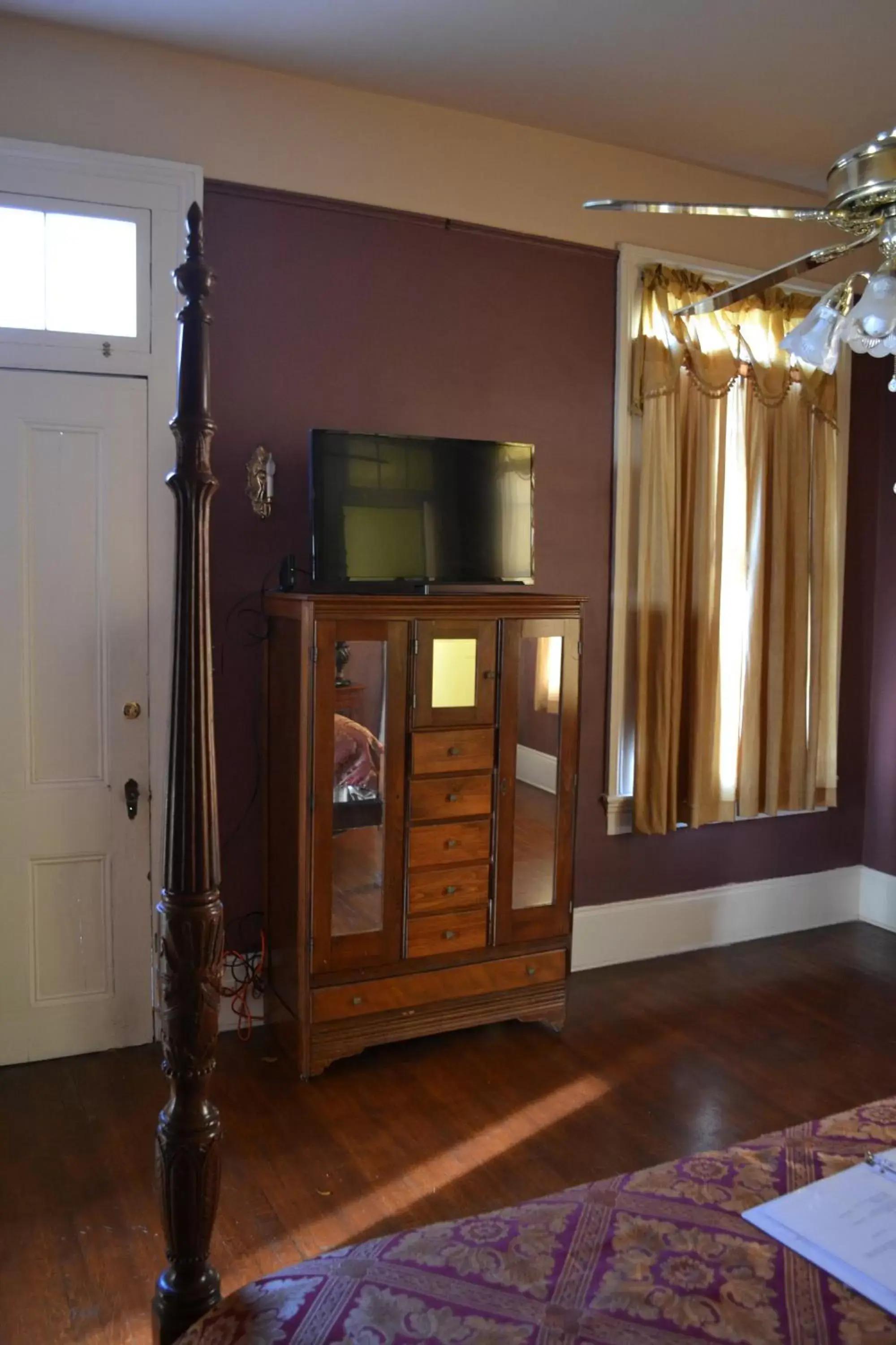 Day, TV/Entertainment Center in Edgar Degas House Historic Home and Museum