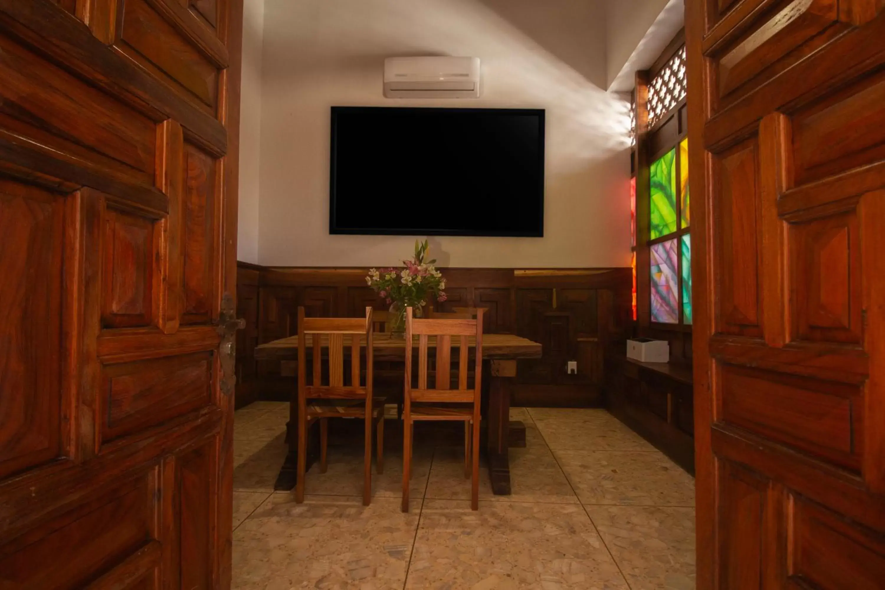 Business facilities, TV/Entertainment Center in NaNa Vida Hotel Morelia