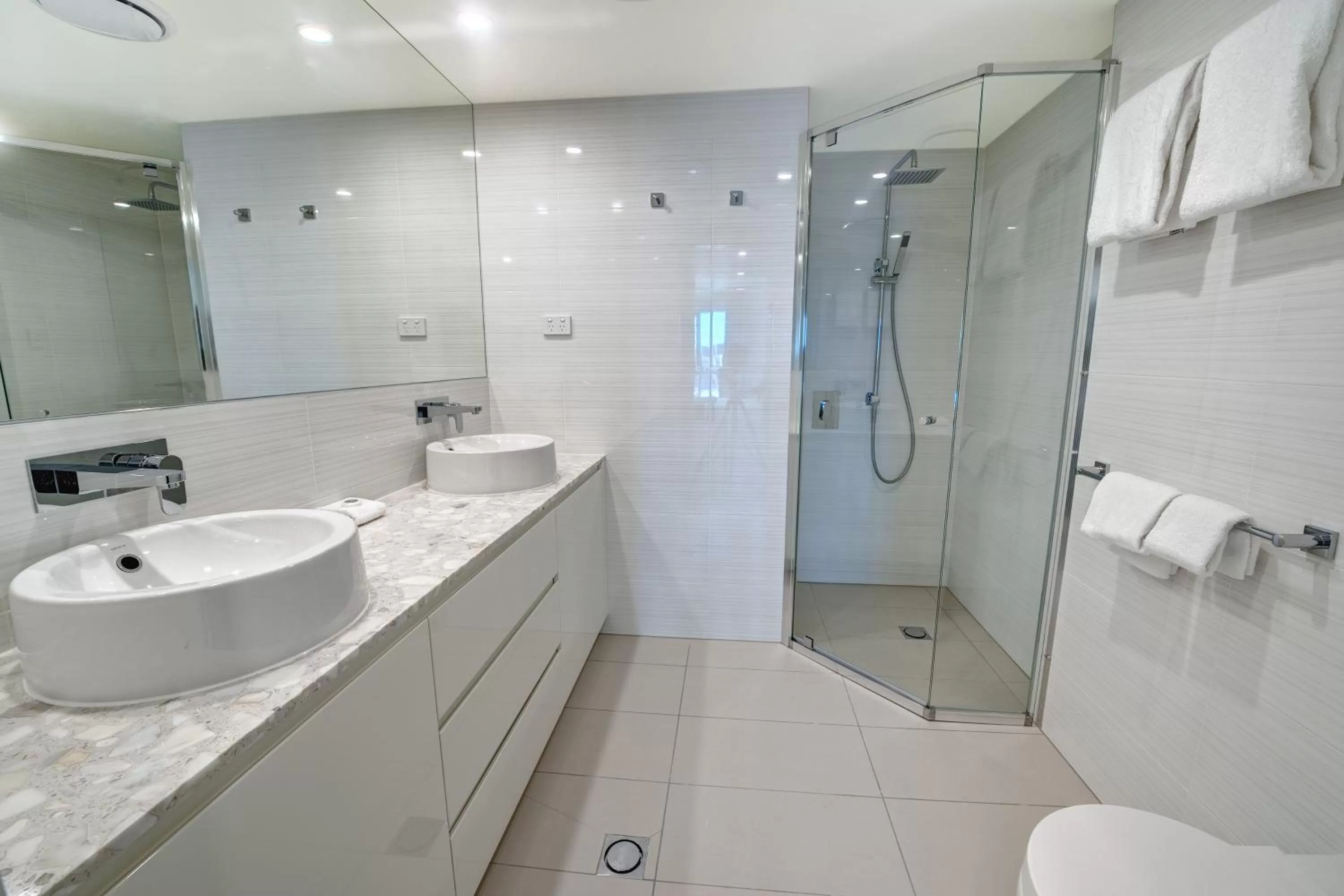 Shower in Belise Apartments