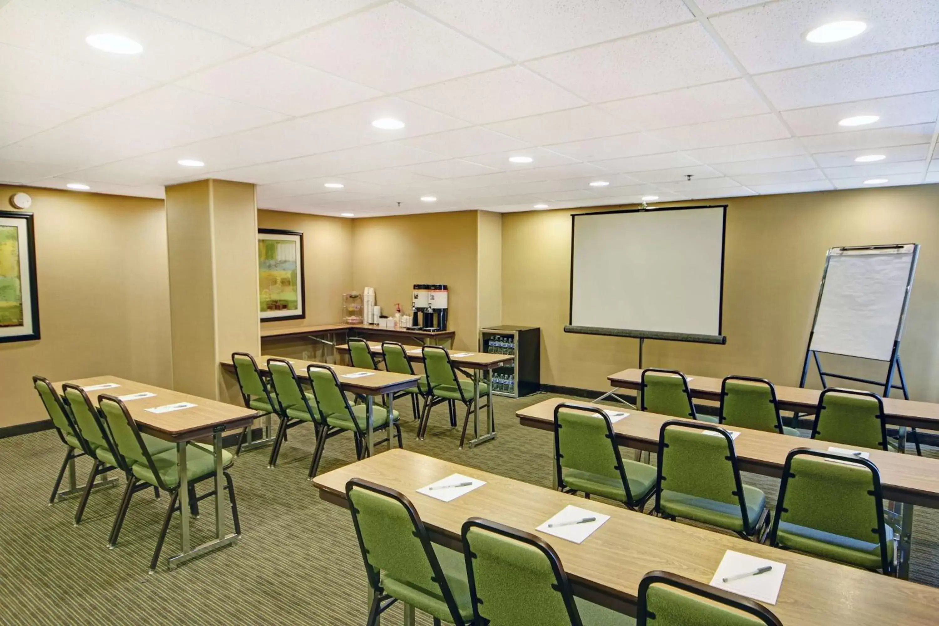 Meeting/conference room in Hampton Inn Kansas City - Airport