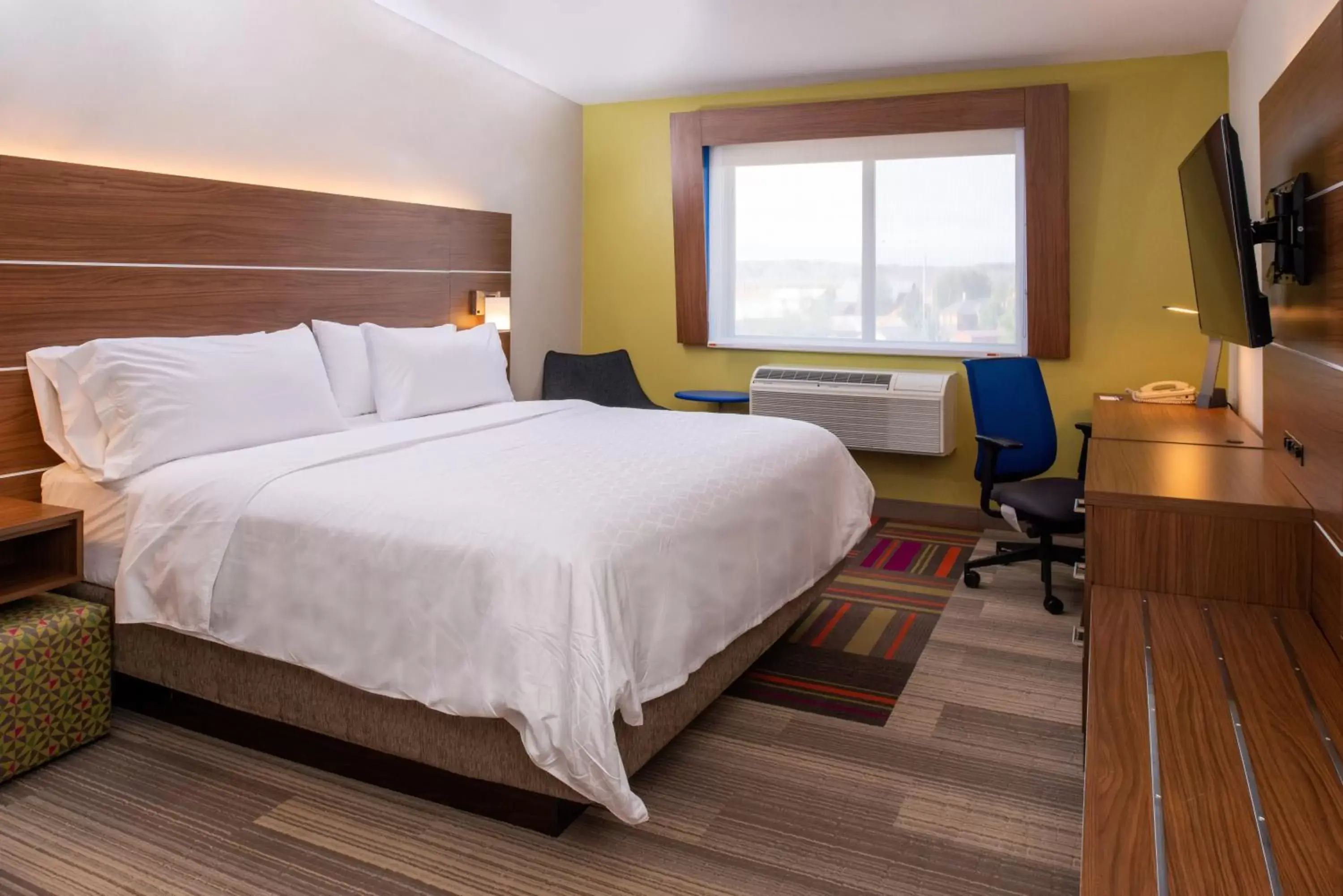 Photo of the whole room, Bed in Holiday Inn Express Hotel & Suites Gunnison, an IHG Hotel