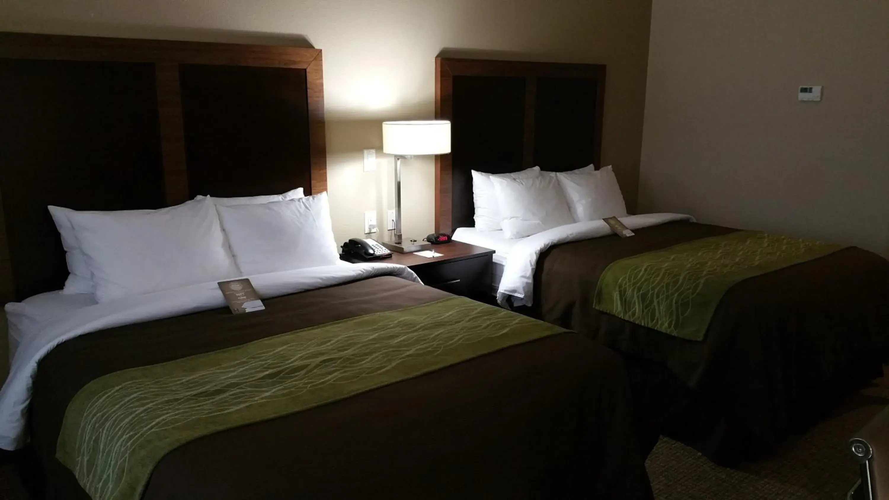 Bed in Comfort Inn & Suites Lakeside