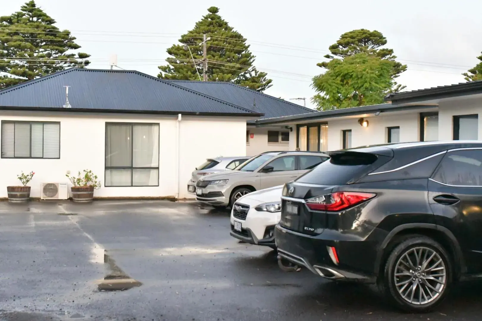 Parking, Property Building in A1 Motels and Apartments Port Fairy