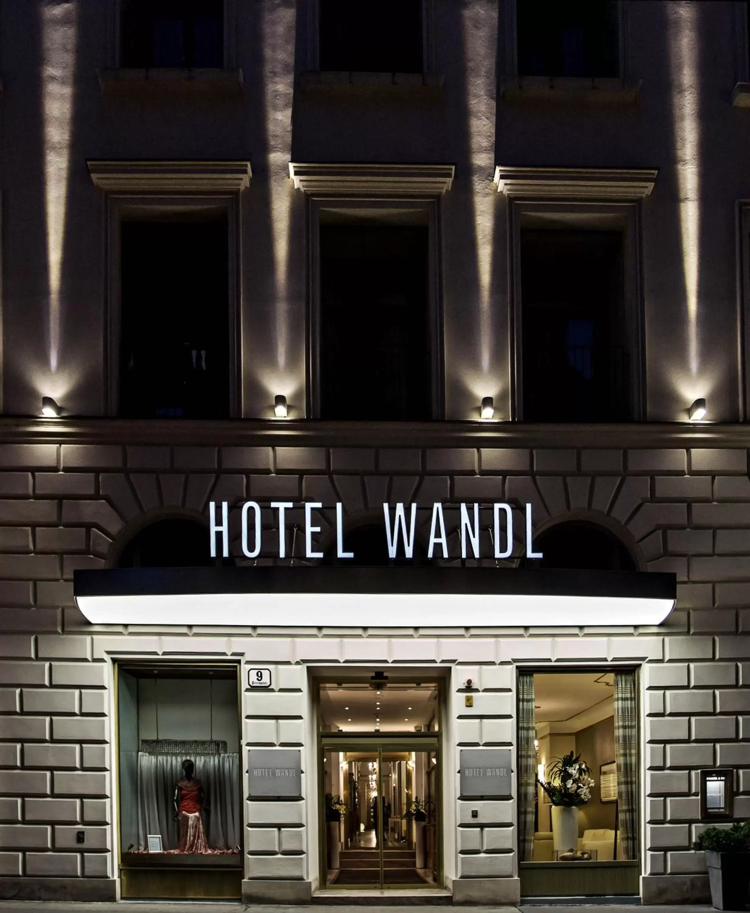 Facade/entrance in Hotel Wandl
