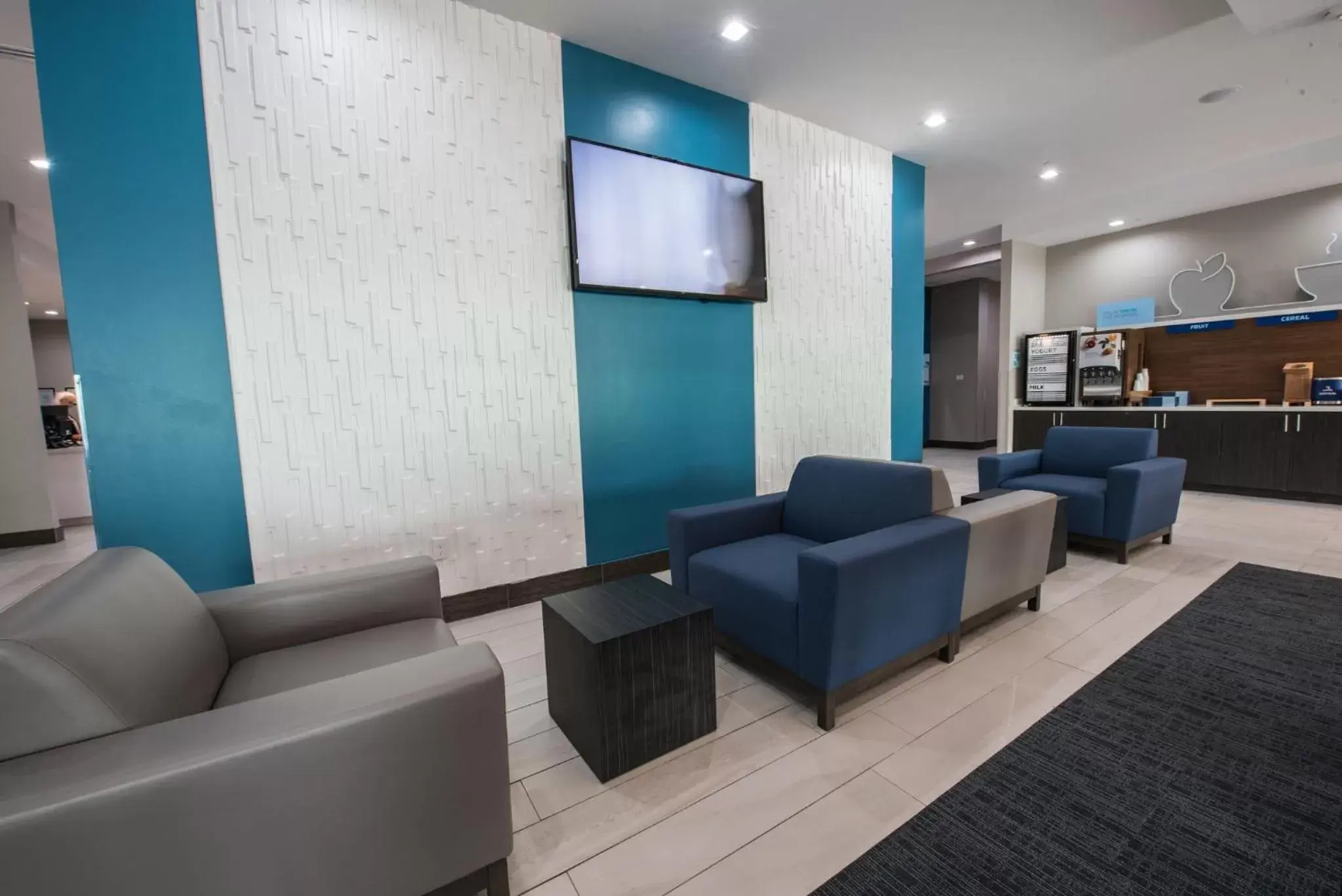 Property building, Lobby/Reception in Holiday Inn Express & Suites Houston - Hobby Airport Area, an IHG Hotel