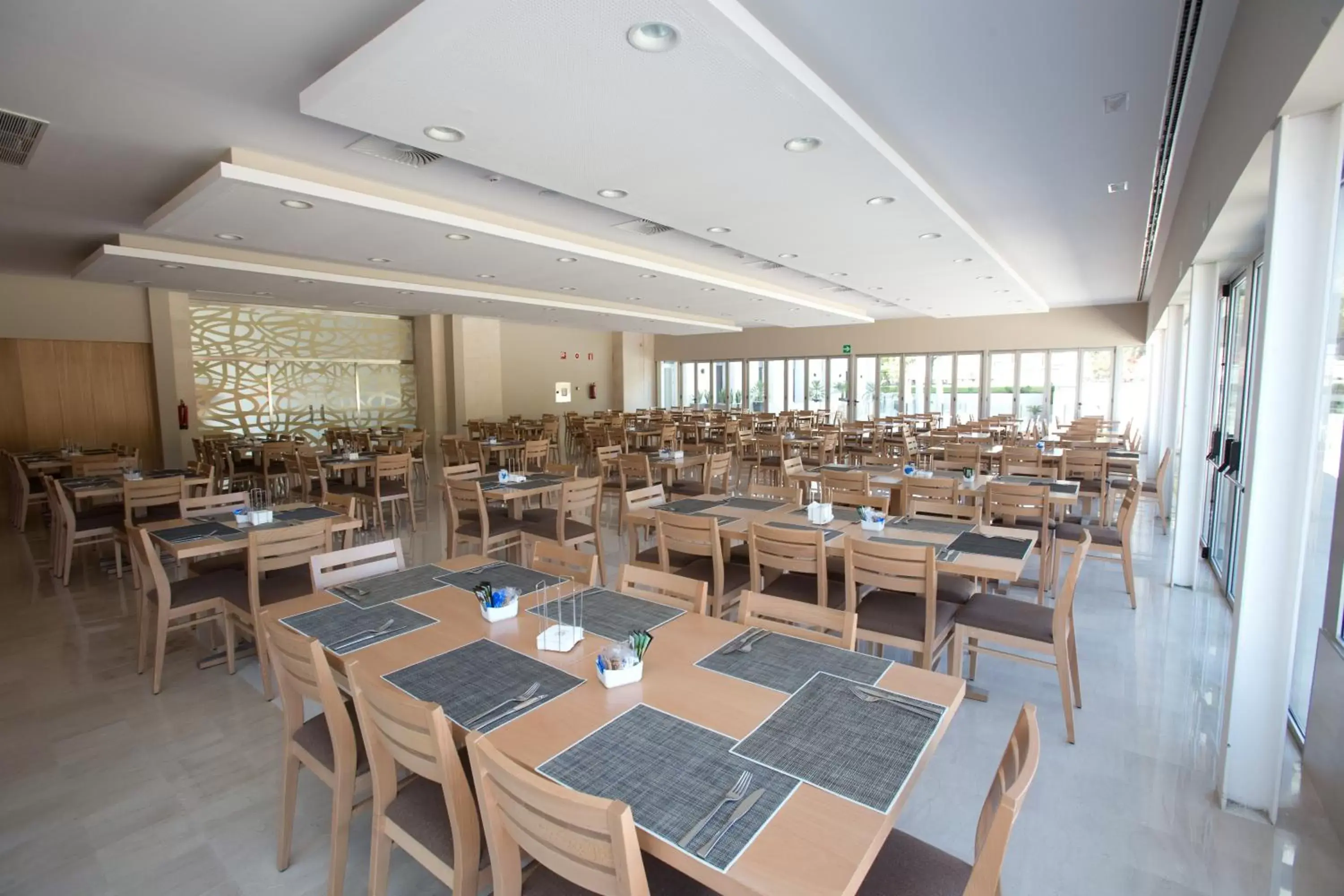 Restaurant/places to eat in M.A. Hotel Sevilla Congresos Restaurant/places to eat in M.A. Hotel Sevilla Congresos