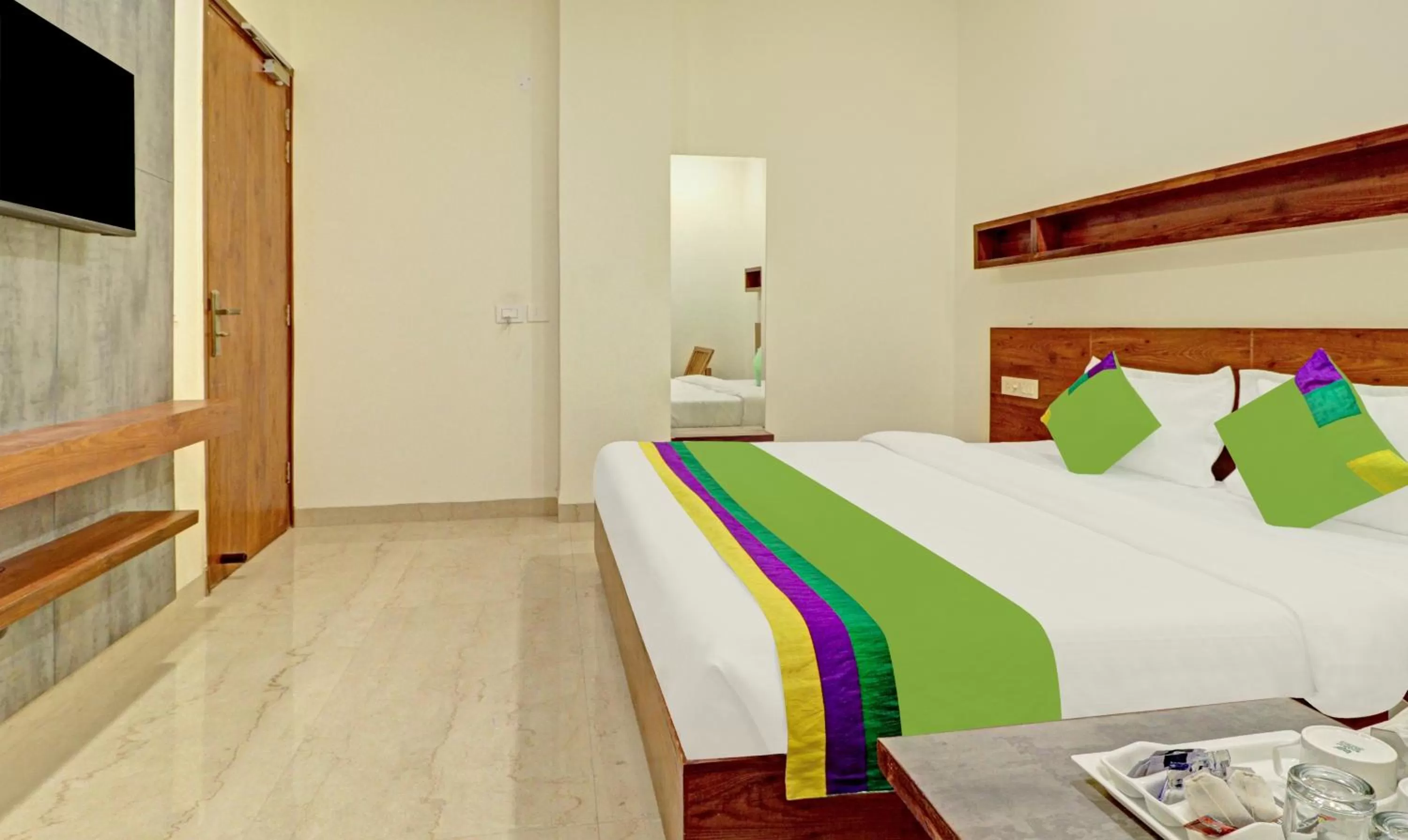 Bedroom, Bed in Treebo Delmont