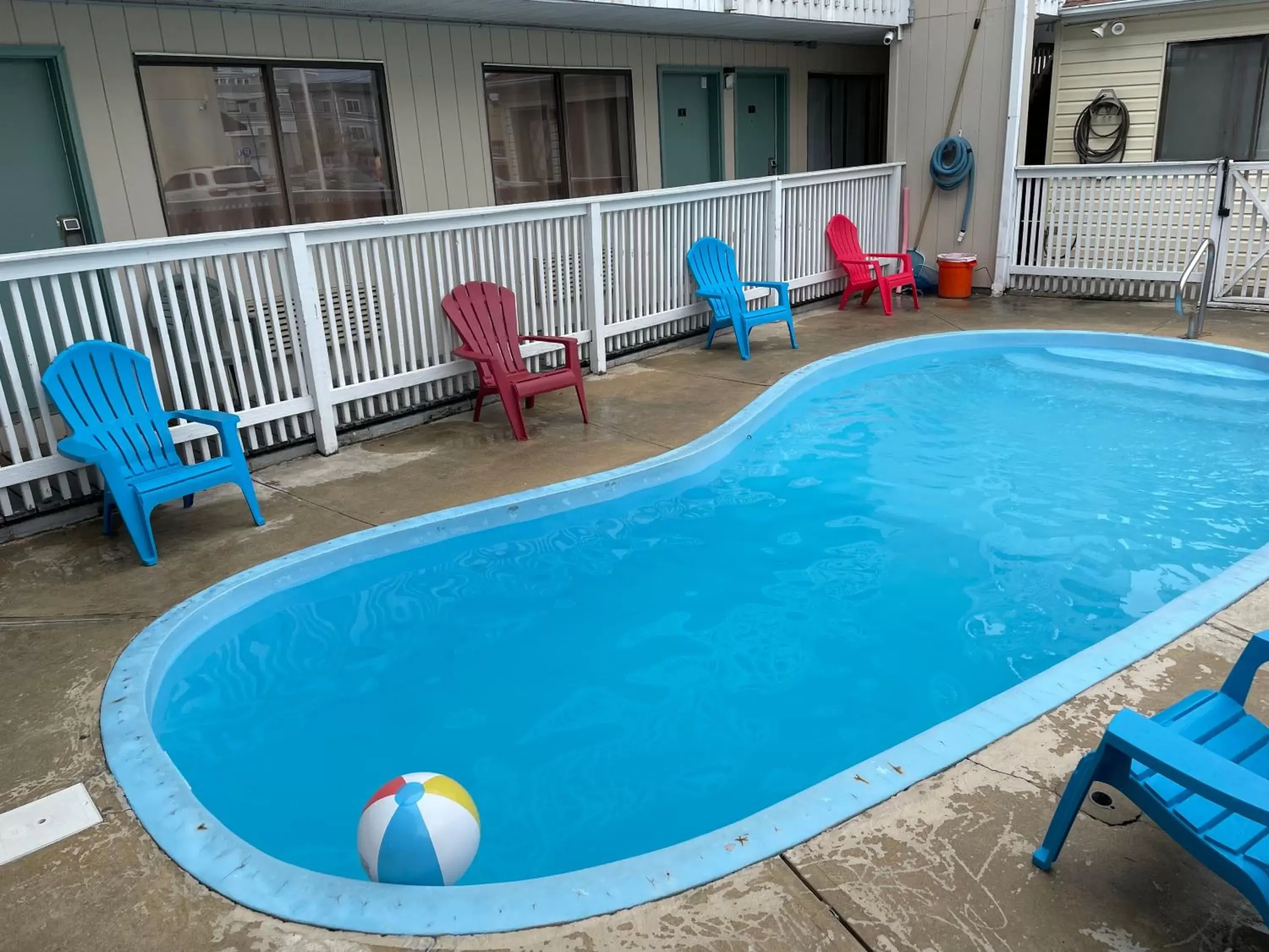 Swimming Pool in Sea Palace Motel