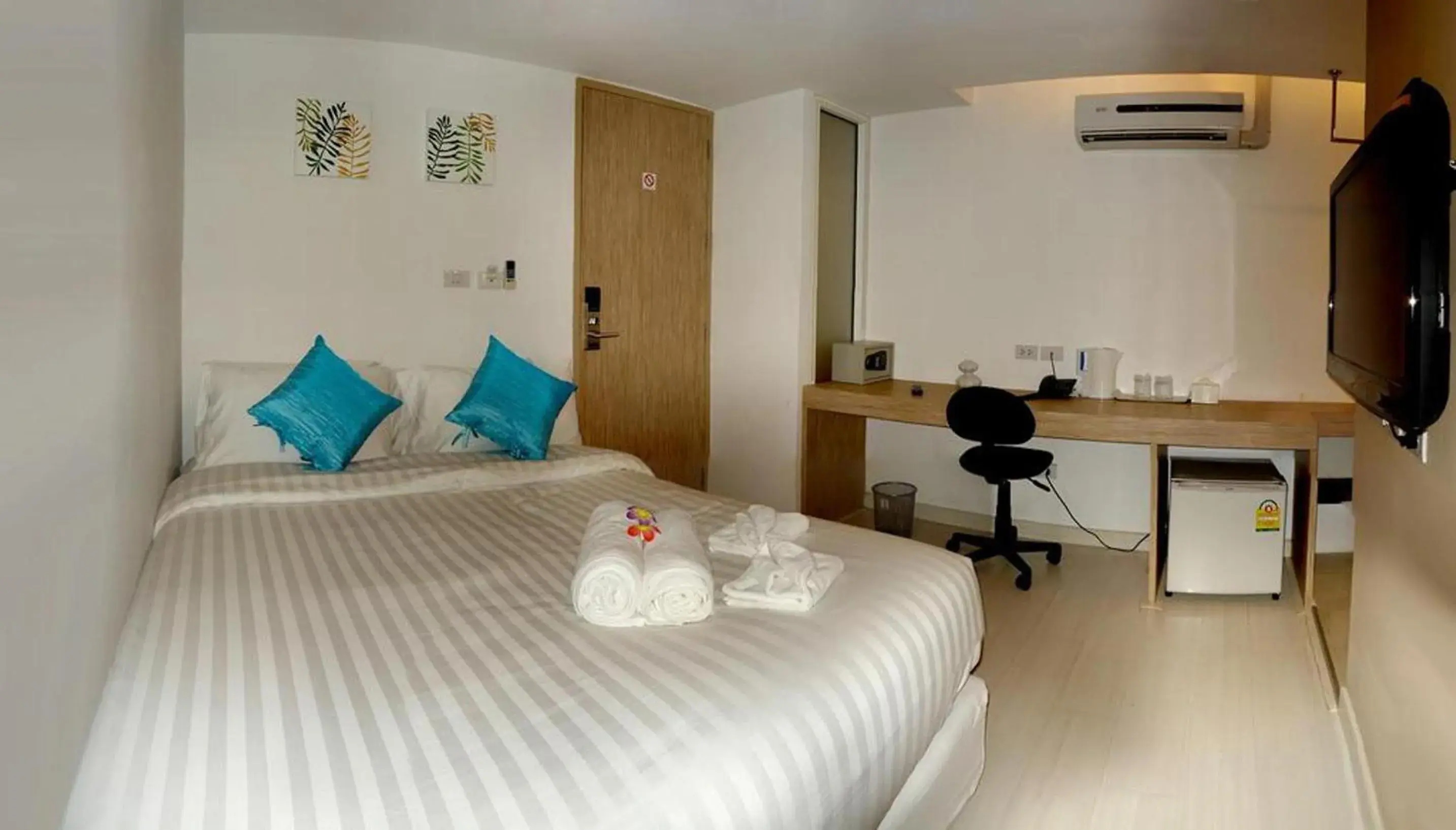 Bedroom, Bed in Nantra Sukhumvit 39 Hotel