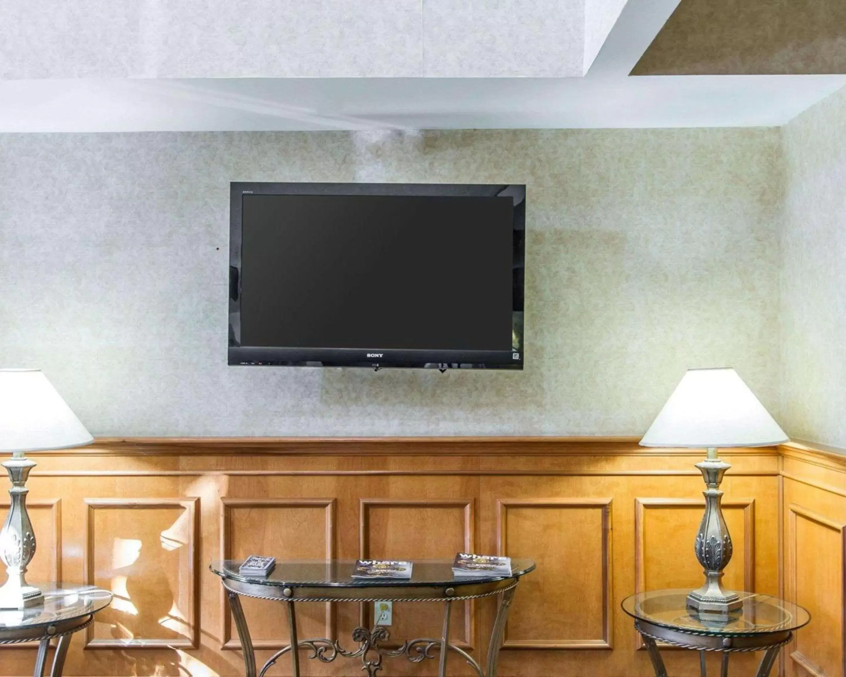 Lobby or reception, TV/Entertainment Center in Comfort Suites Kenner