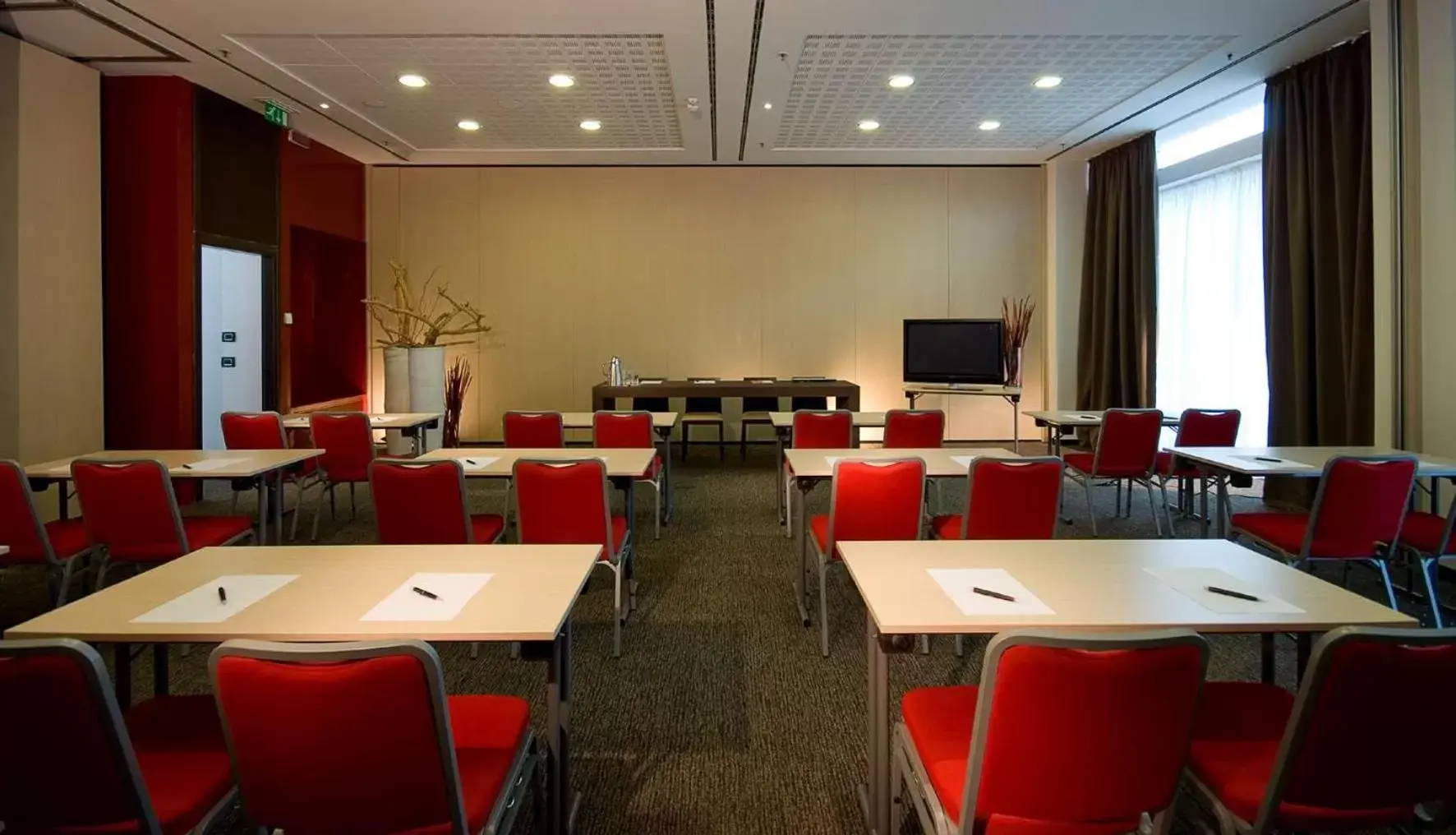 Meeting/conference room, Restaurant/Places to Eat in DoubleTree By Hilton Milan