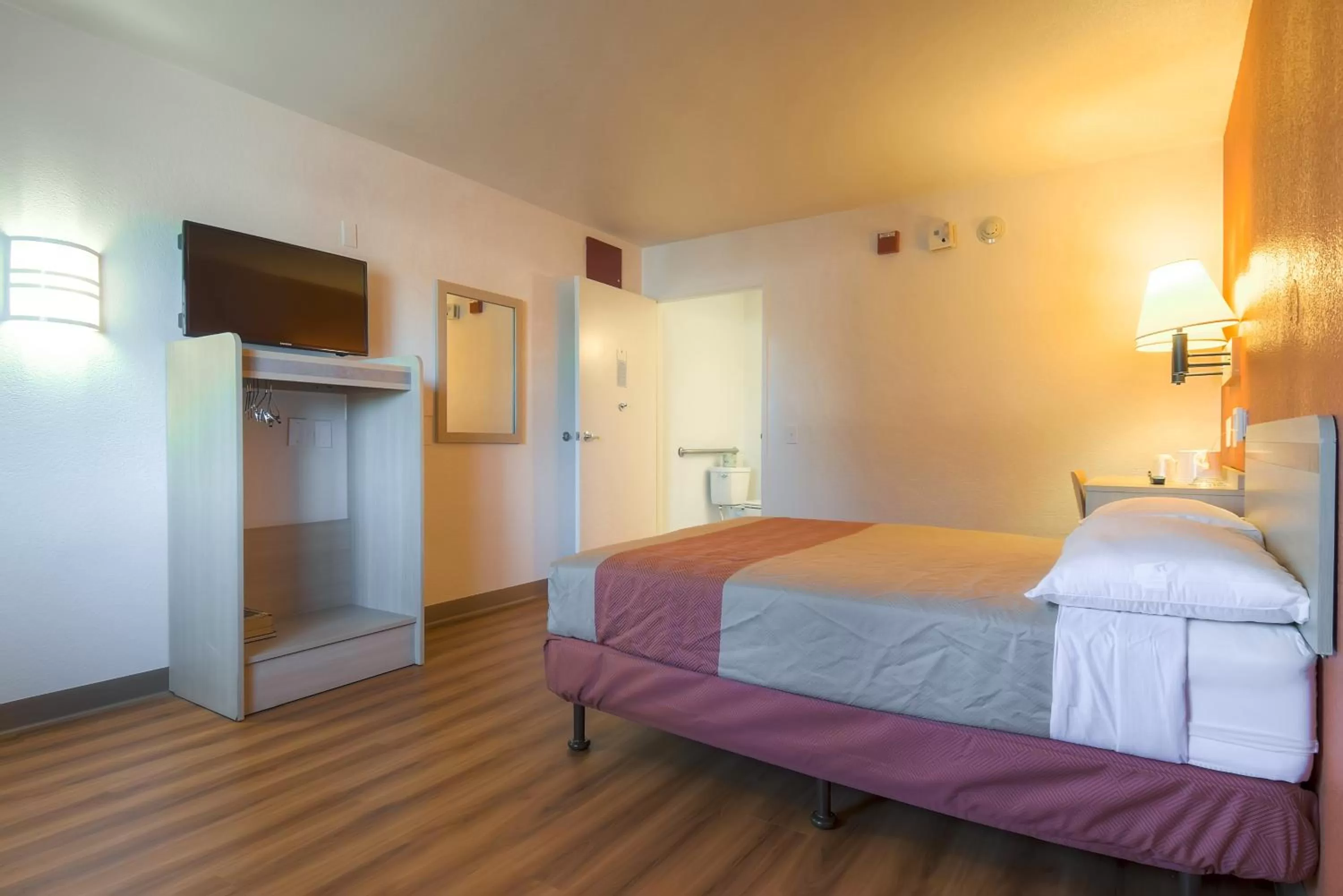 Bed in Motel 6-Rancho Mirage, CA - Palm Springs