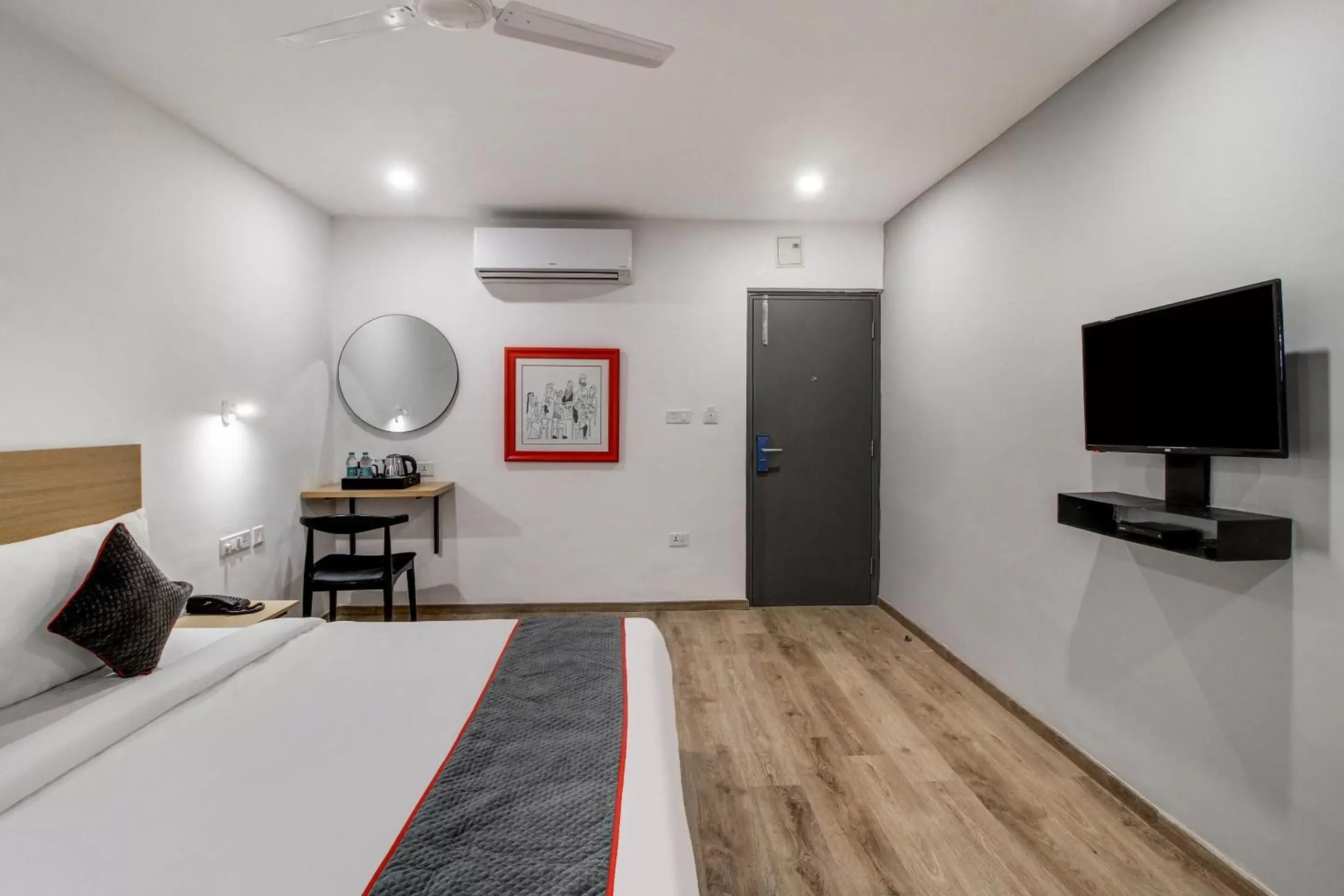 Bedroom, TV/Entertainment Center in Townhouse RCC Majestic 397 LB Nagar