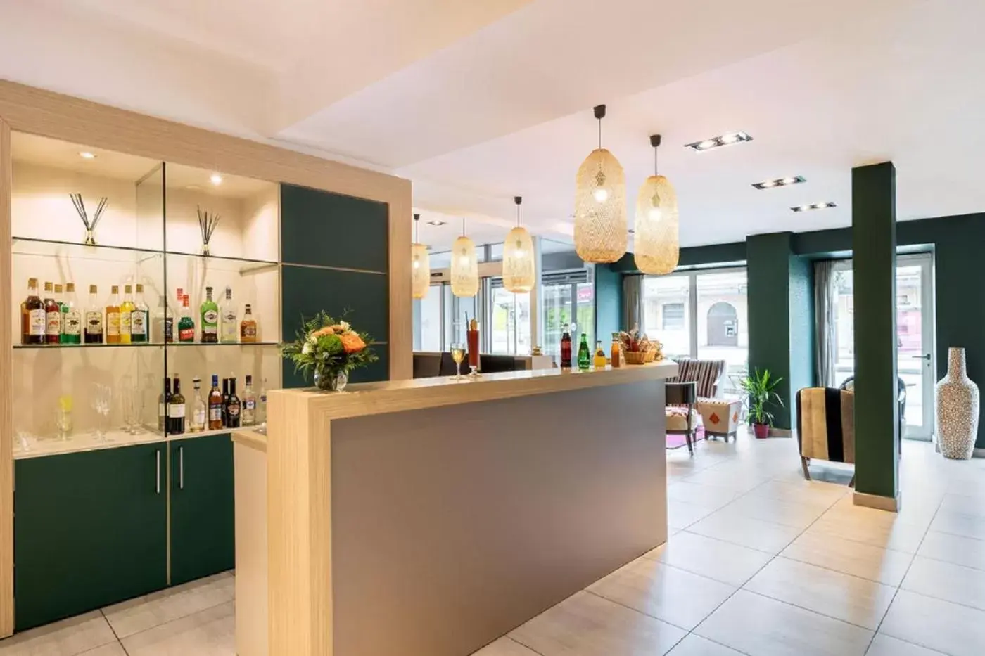 Lounge or bar, Lobby/Reception in Best Western Plus Hôtel Belfort Centre Gare