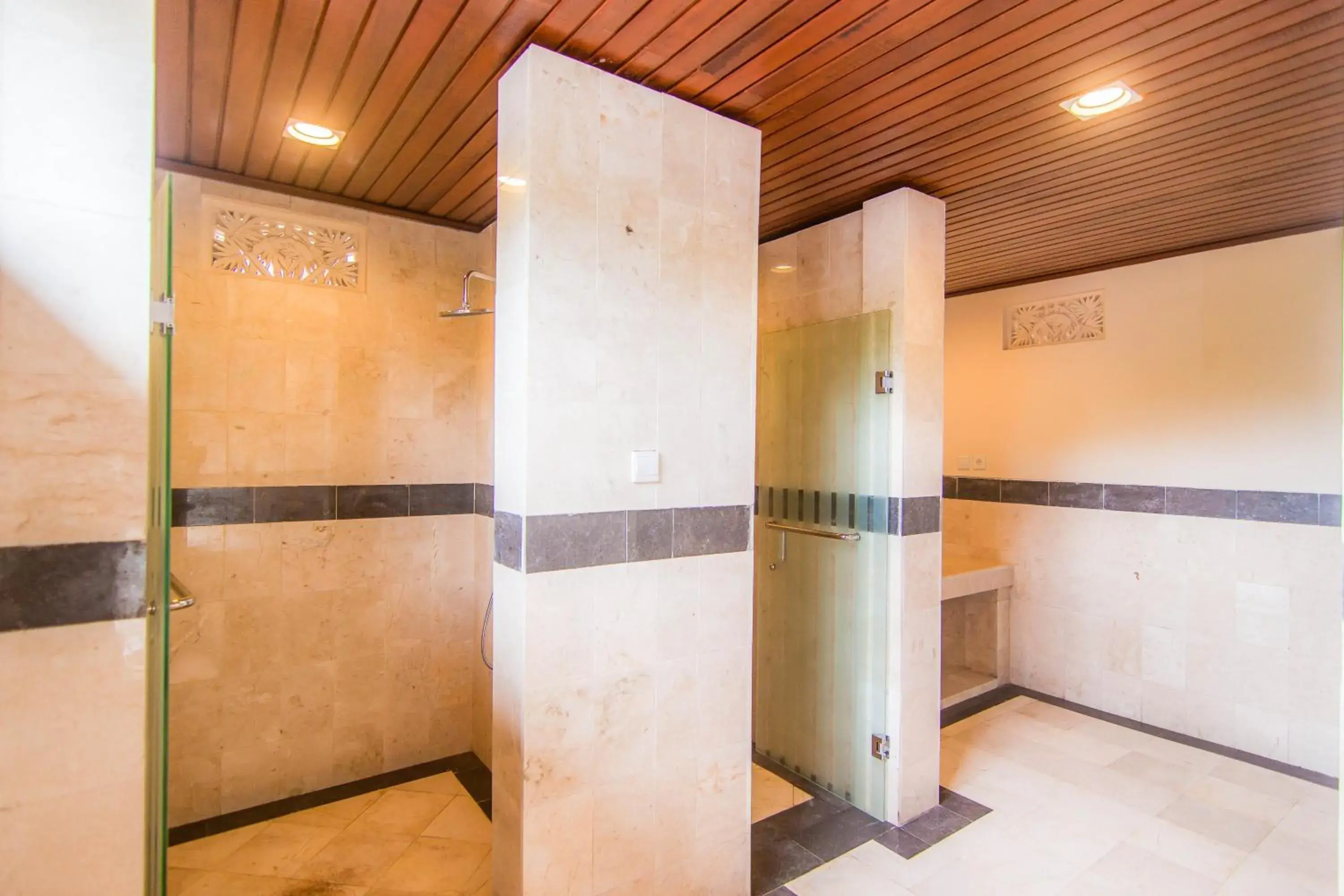Shower, Bathroom in The Payogan Villa Resort and Spa