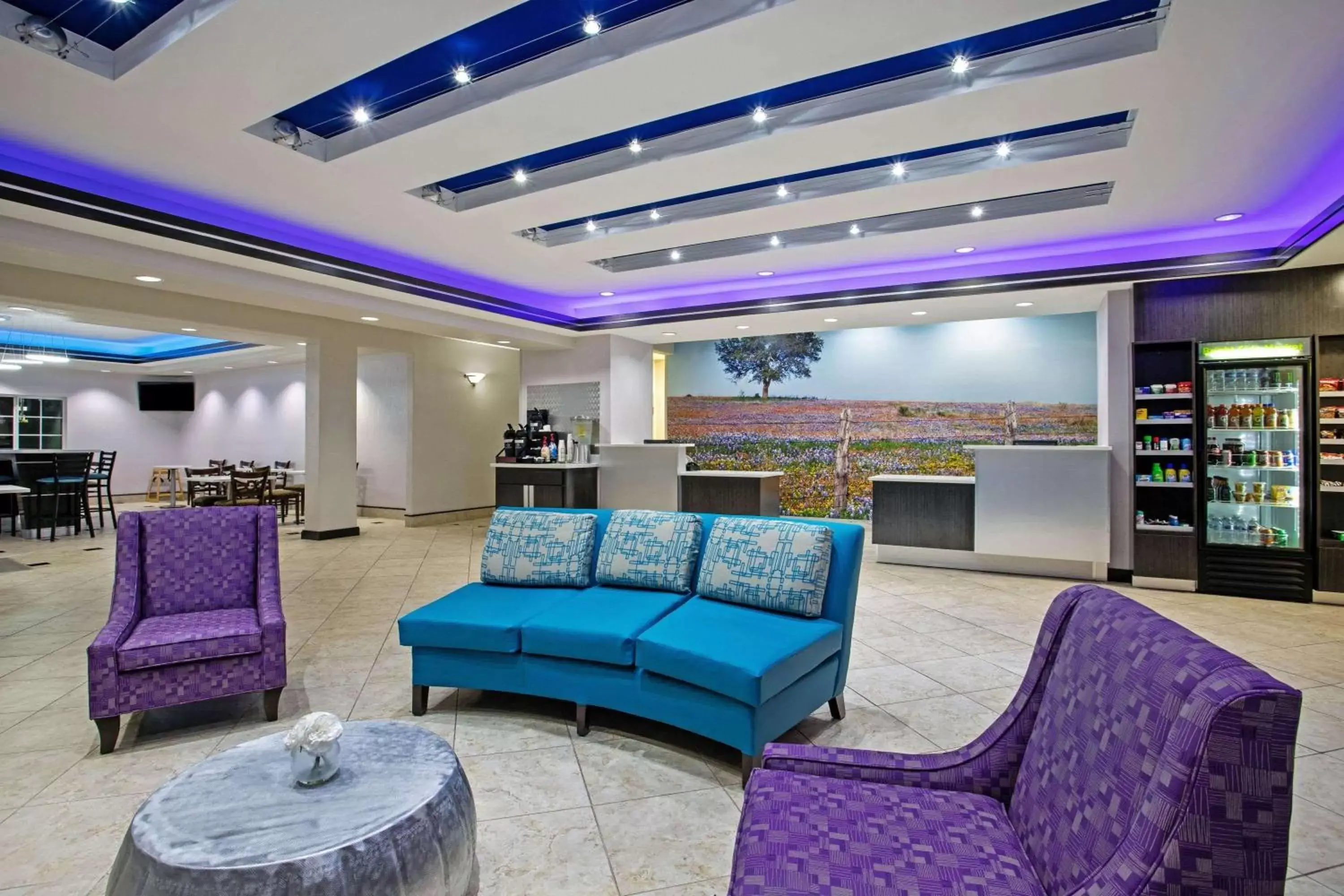Lobby or reception, Seating Area in La Quinta by Wyndham Fairfield TX