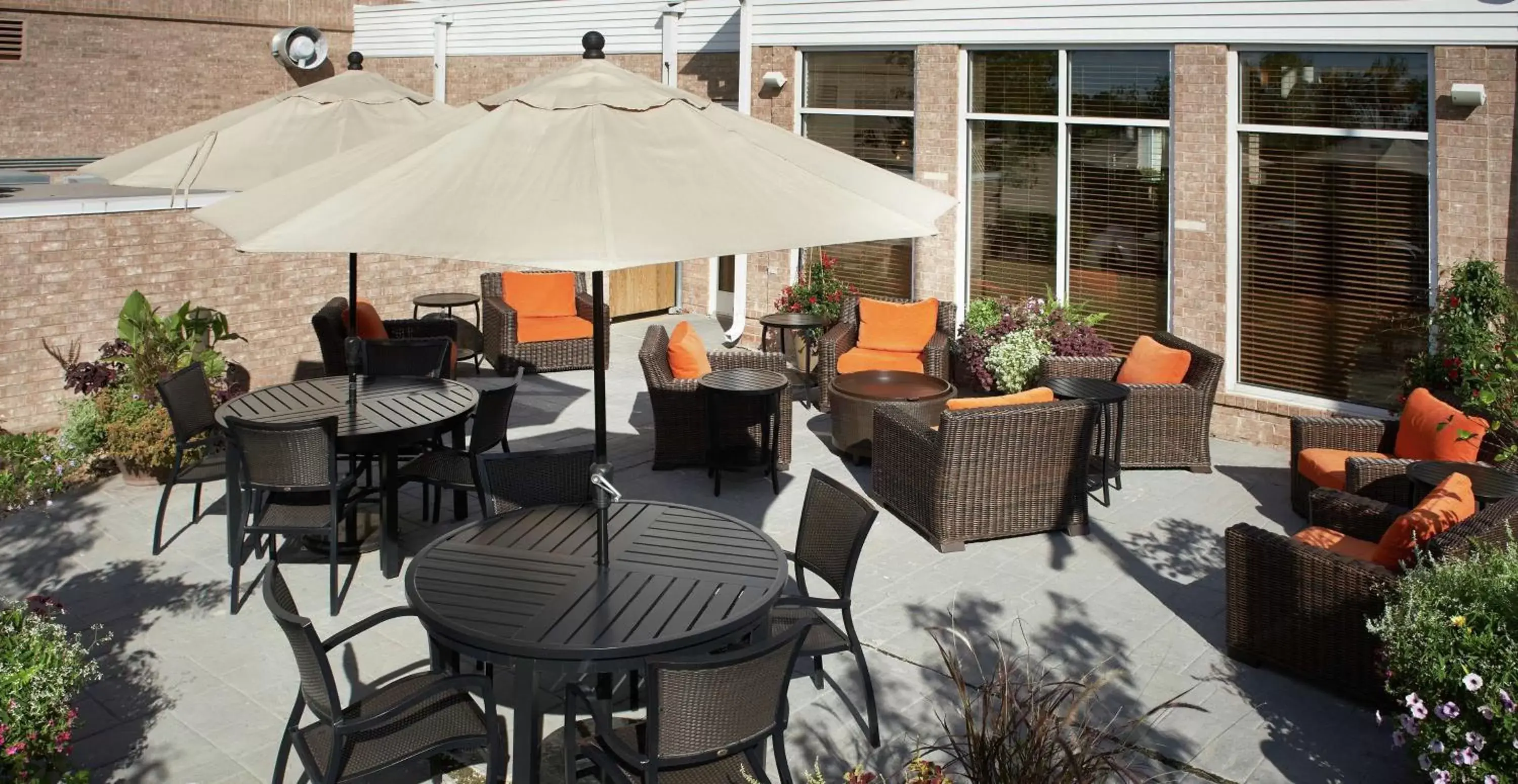 Patio, Restaurant/Places to Eat in Hilton Garden Inn Minneapolis/Eden Prairie