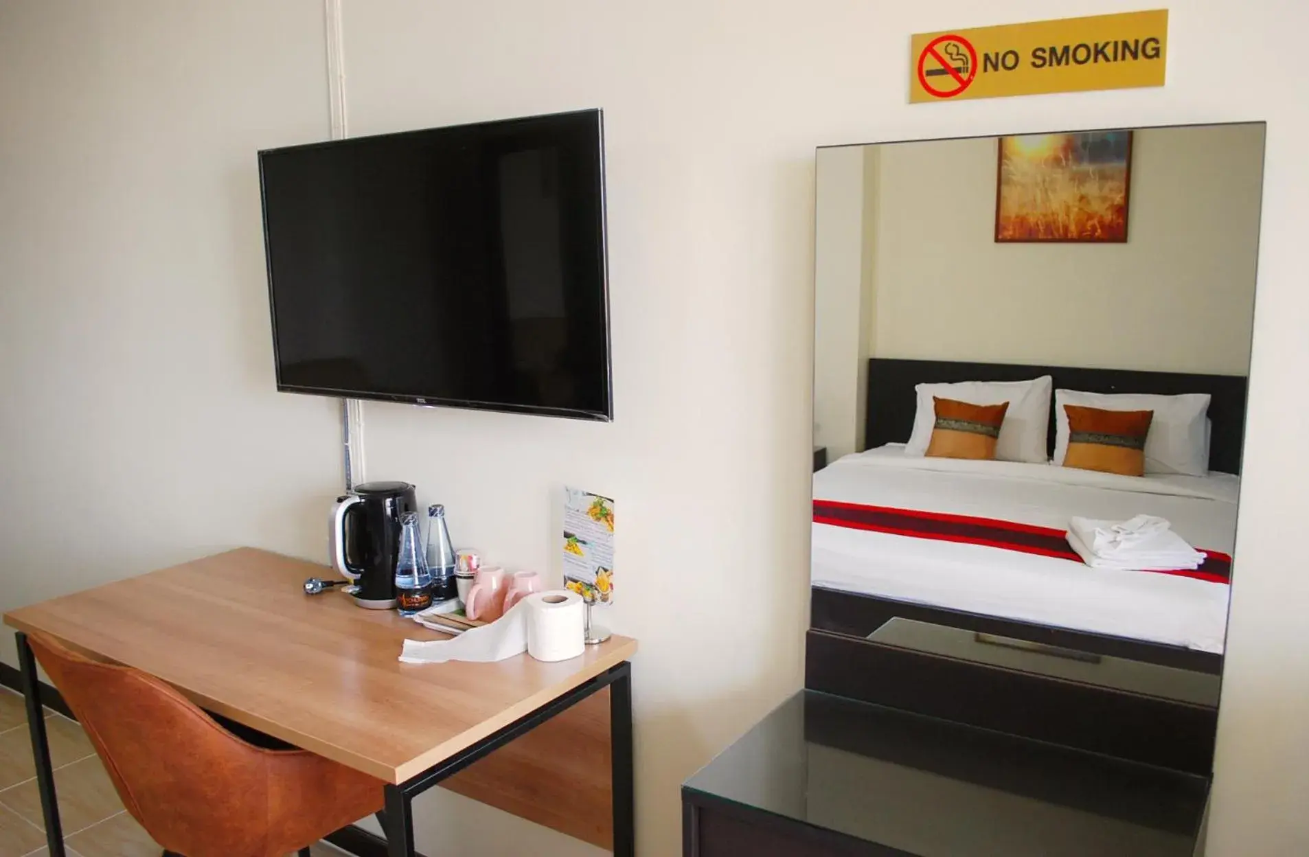 TV and multimedia, Bed in Witchuwan Apartel