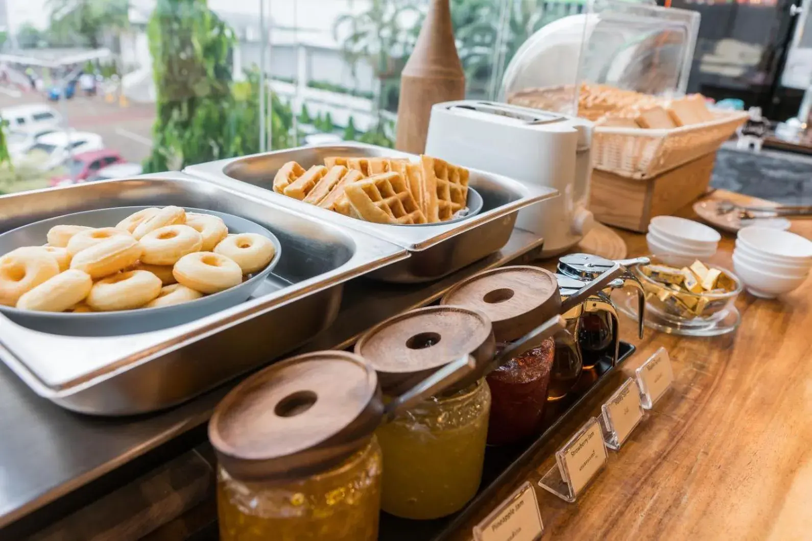 Breakfast in The Residence on Thonglor by UHG