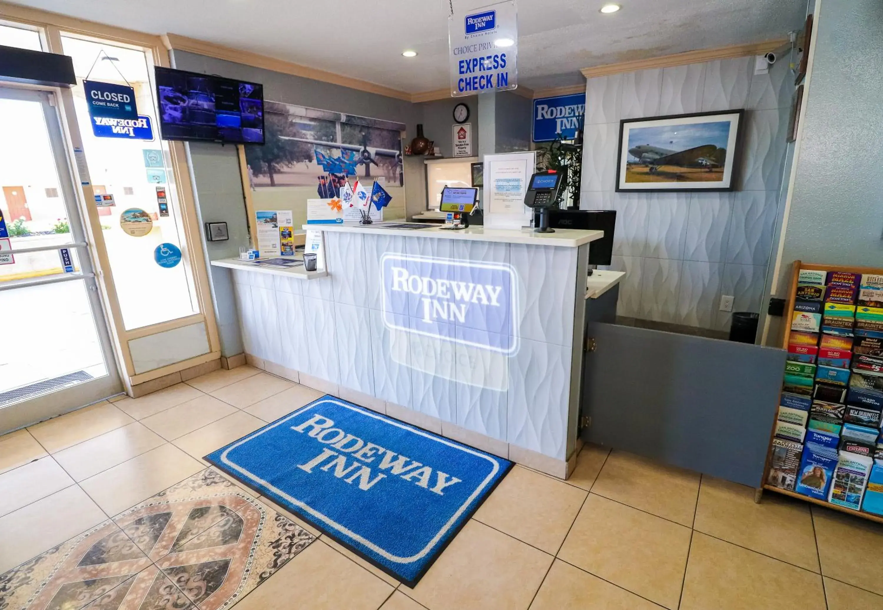 Lobby or reception, Lobby/Reception in Rodeway Inn San Antonio Lackland AFB - SeaWorld