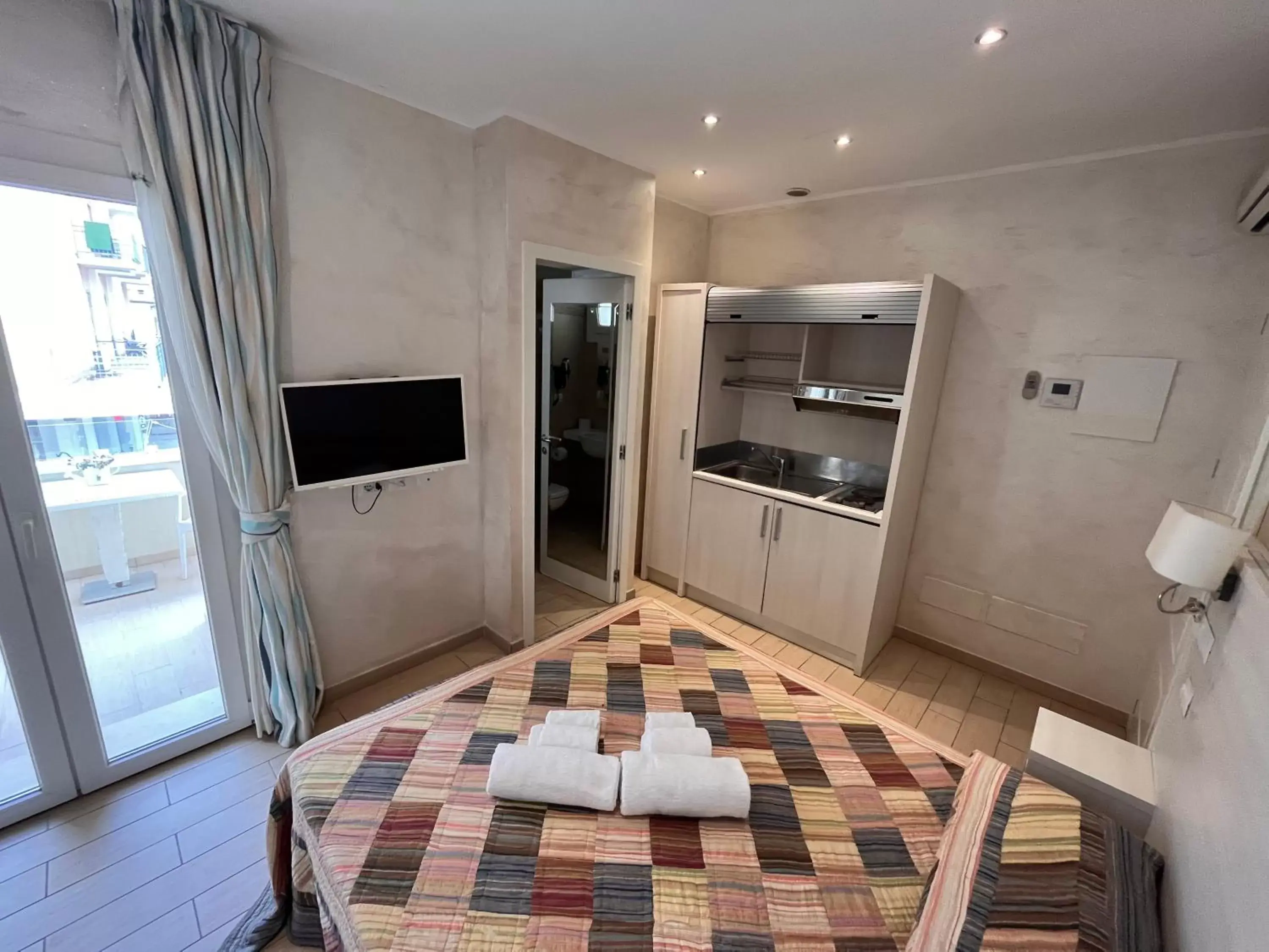 Studio with Spa Bath in Marina Beach Suite Hotel Studio with Spa Bath in Marina Beach Suite Hotel