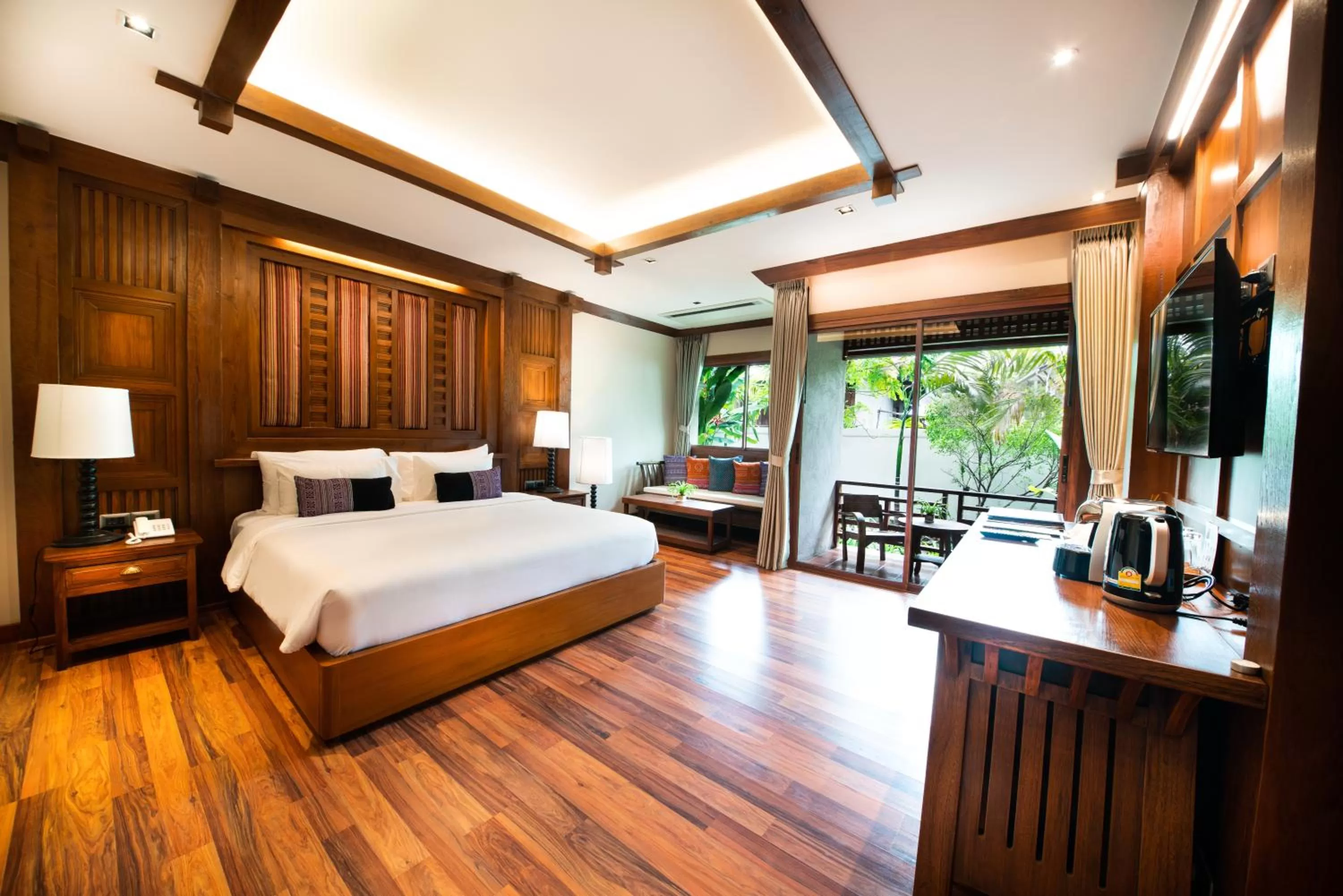 Photo of the whole room, Bed in Phra Singh Village