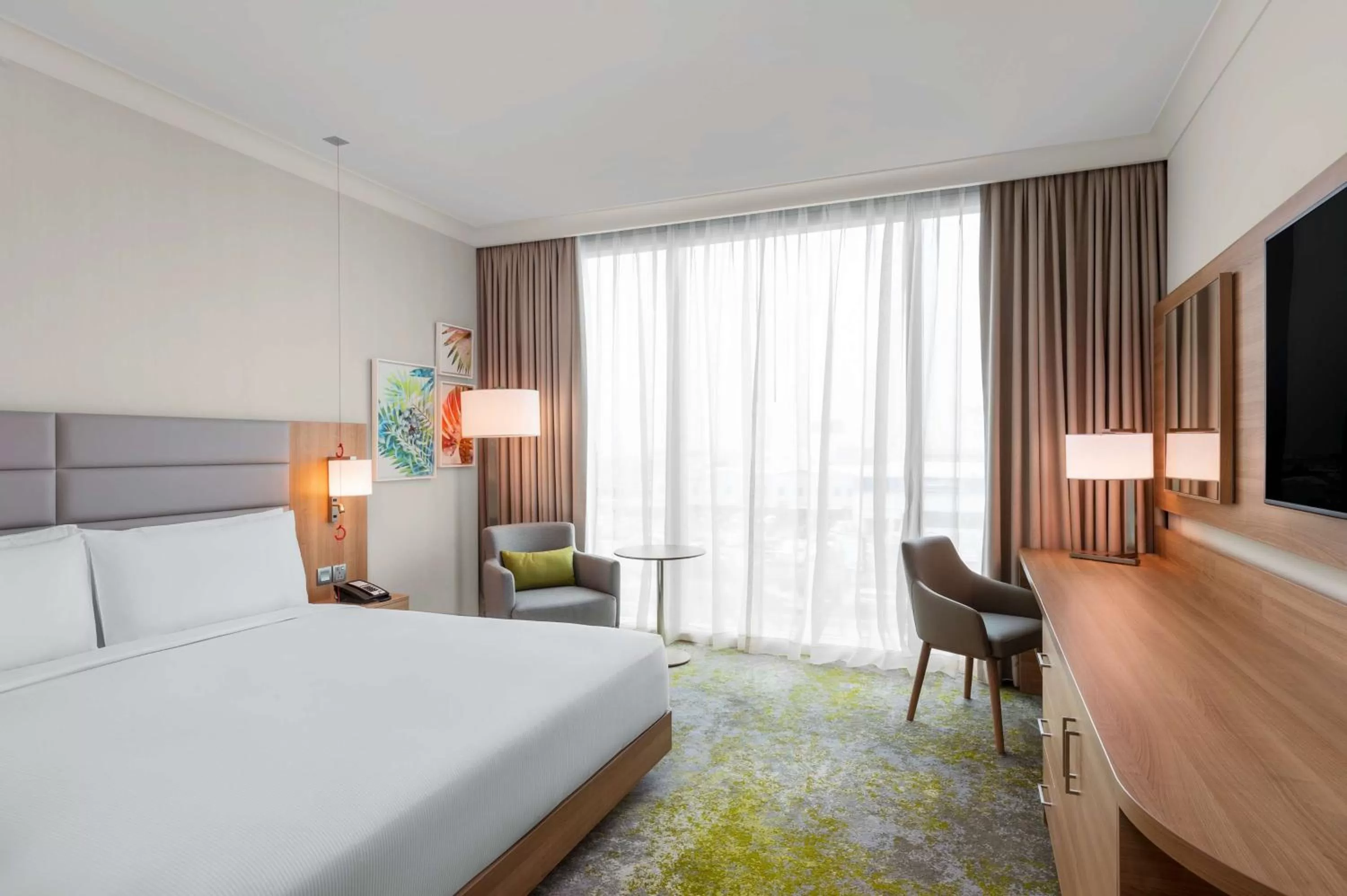 Bedroom, Bed in Hilton Garden Inn Kuwait