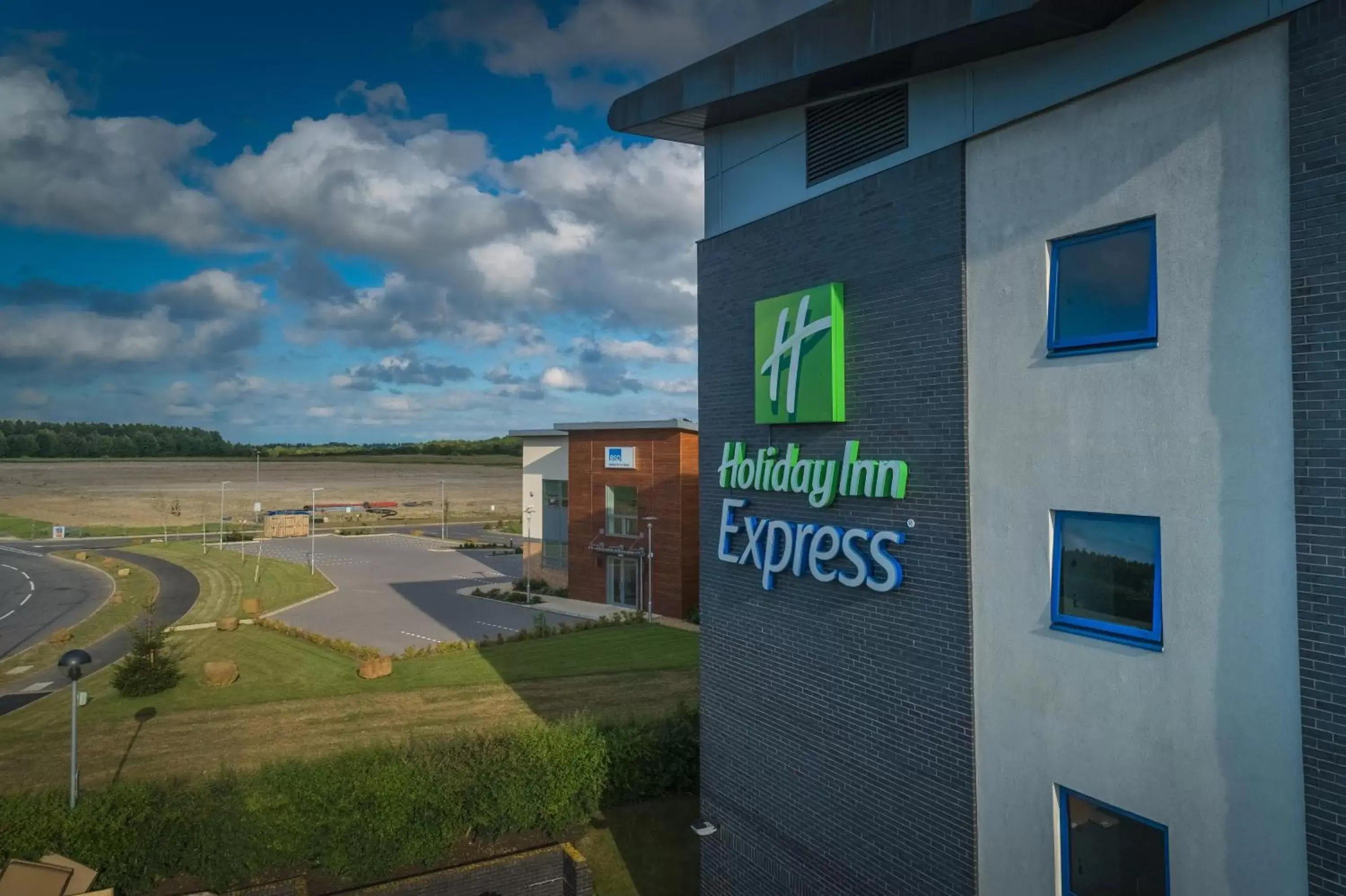 Property Building in Holiday Inn Express Kettering, an IHG Hotel